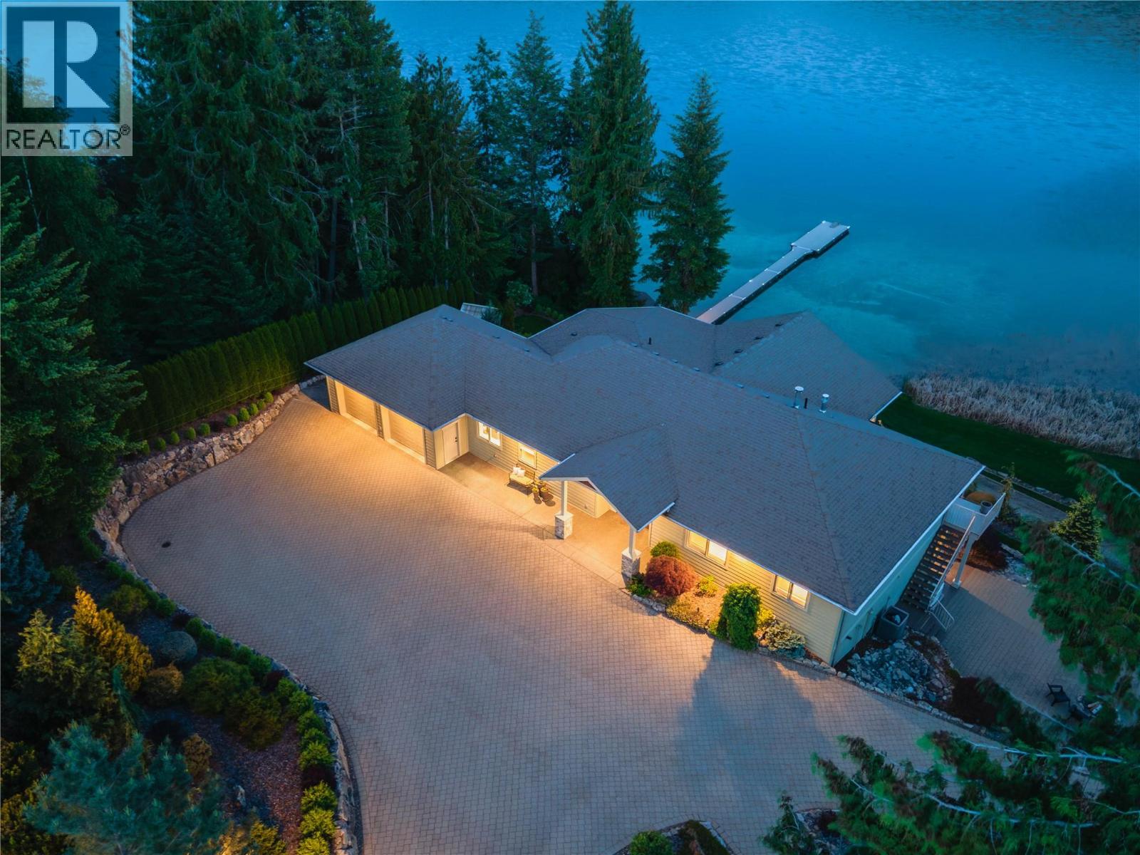 3898 Parri Road, Sorrento, British Columbia  V0E 2W0 - Photo 7 - 10387683