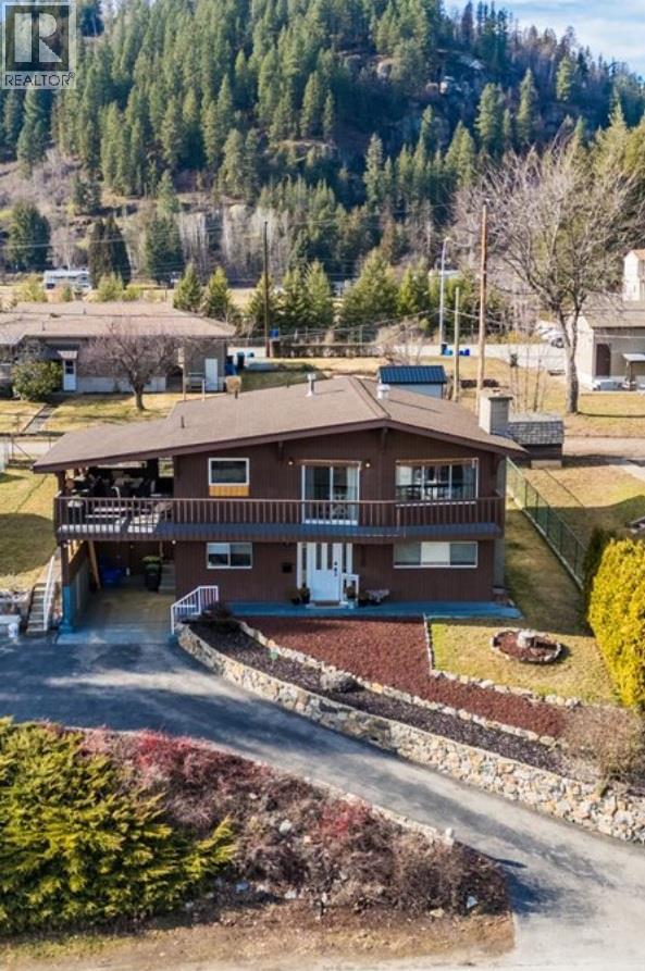 520 10th Avenue, castlegar, British Columbia