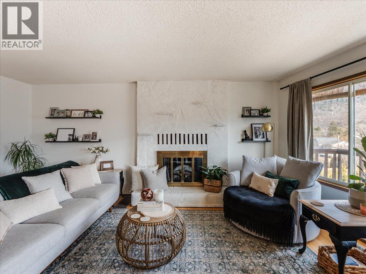 520 10th Avenue, Castlegar, British Columbia  V1N 1K7 - Photo 21 - 10388525
