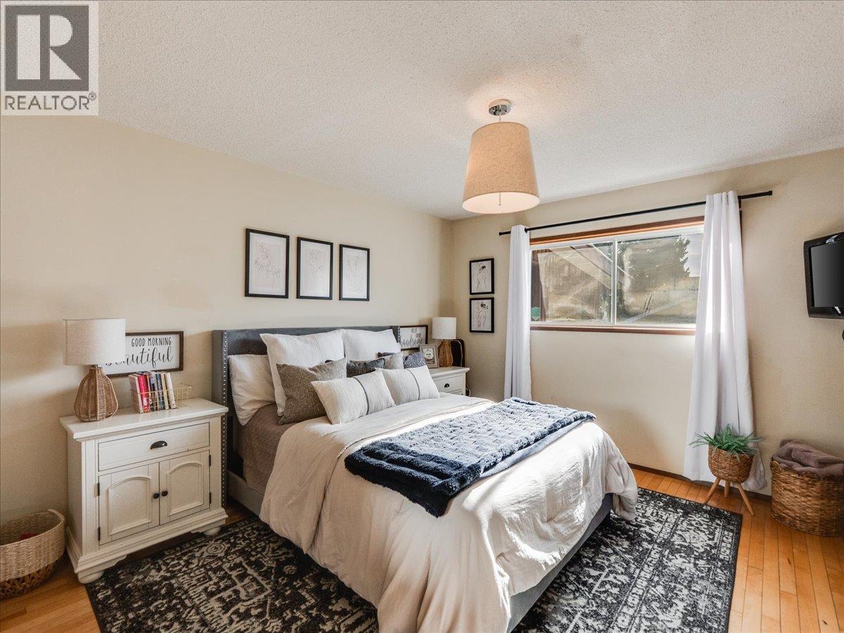 520 10th Avenue, Castlegar, British Columbia  V1N 1K7 - Photo 33 - 10388525