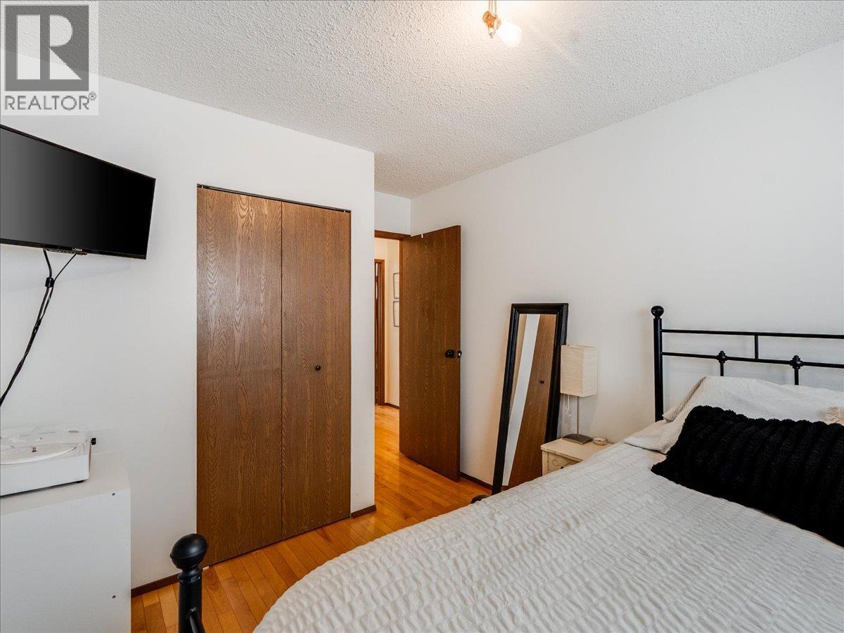 520 10th Avenue, Castlegar, British Columbia  V1N 1K7 - Photo 37 - 10388525