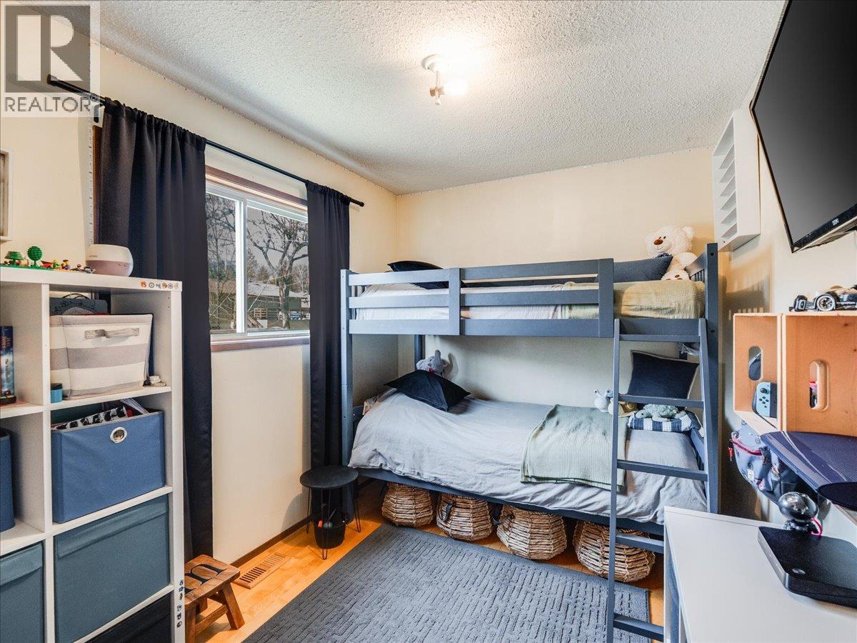 520 10th Avenue, Castlegar, British Columbia  V1N 1K7 - Photo 38 - 10388525