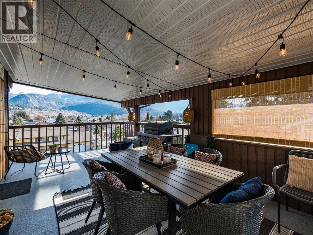 520 10th Avenue, Castlegar, British Columbia  V1N 1K7 - Photo 44 - 10388525