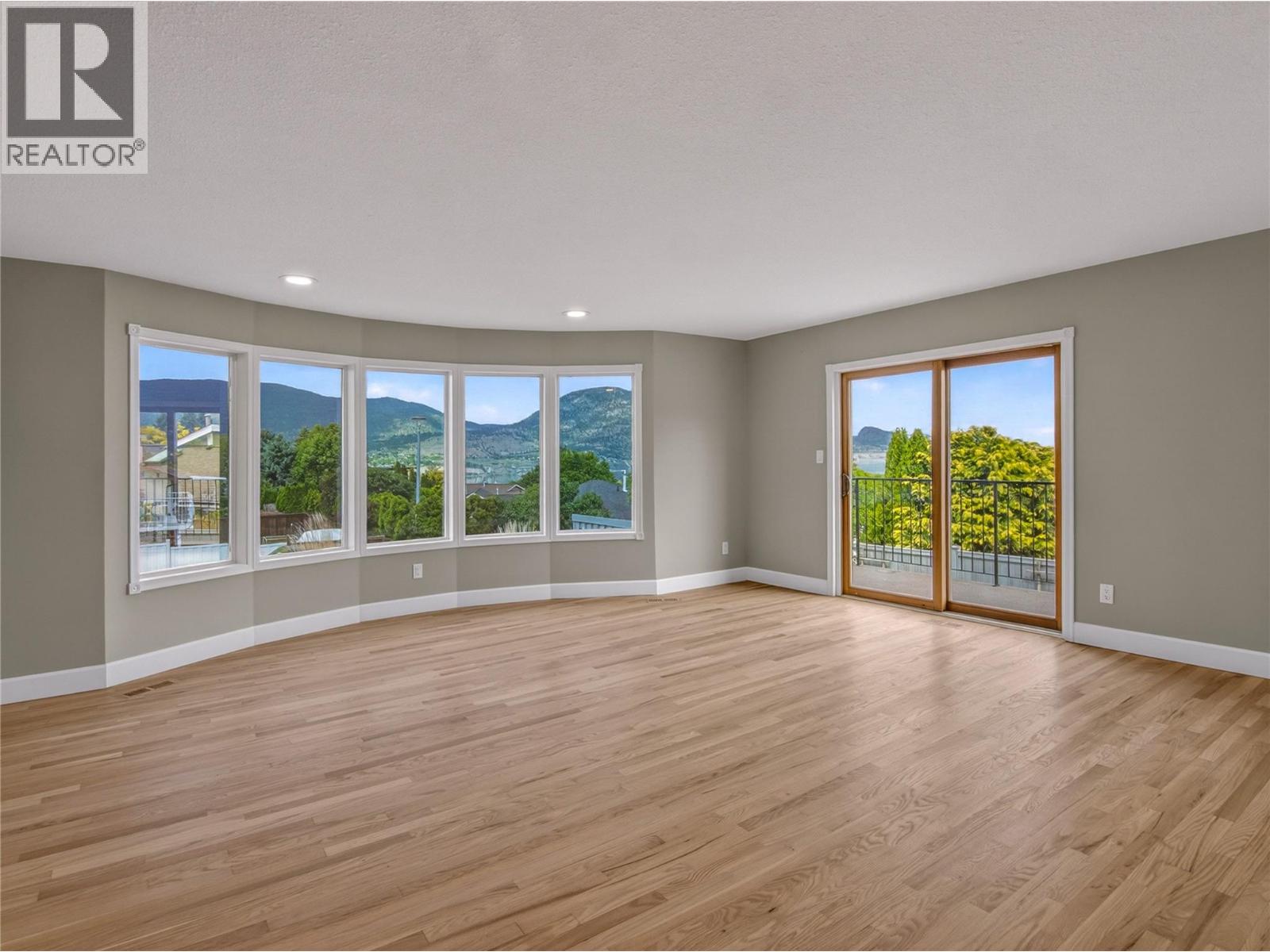 969 Westminster Avenue E, Penticton, British Columbia  V2A 7P1 - Photo 6 - 10388447