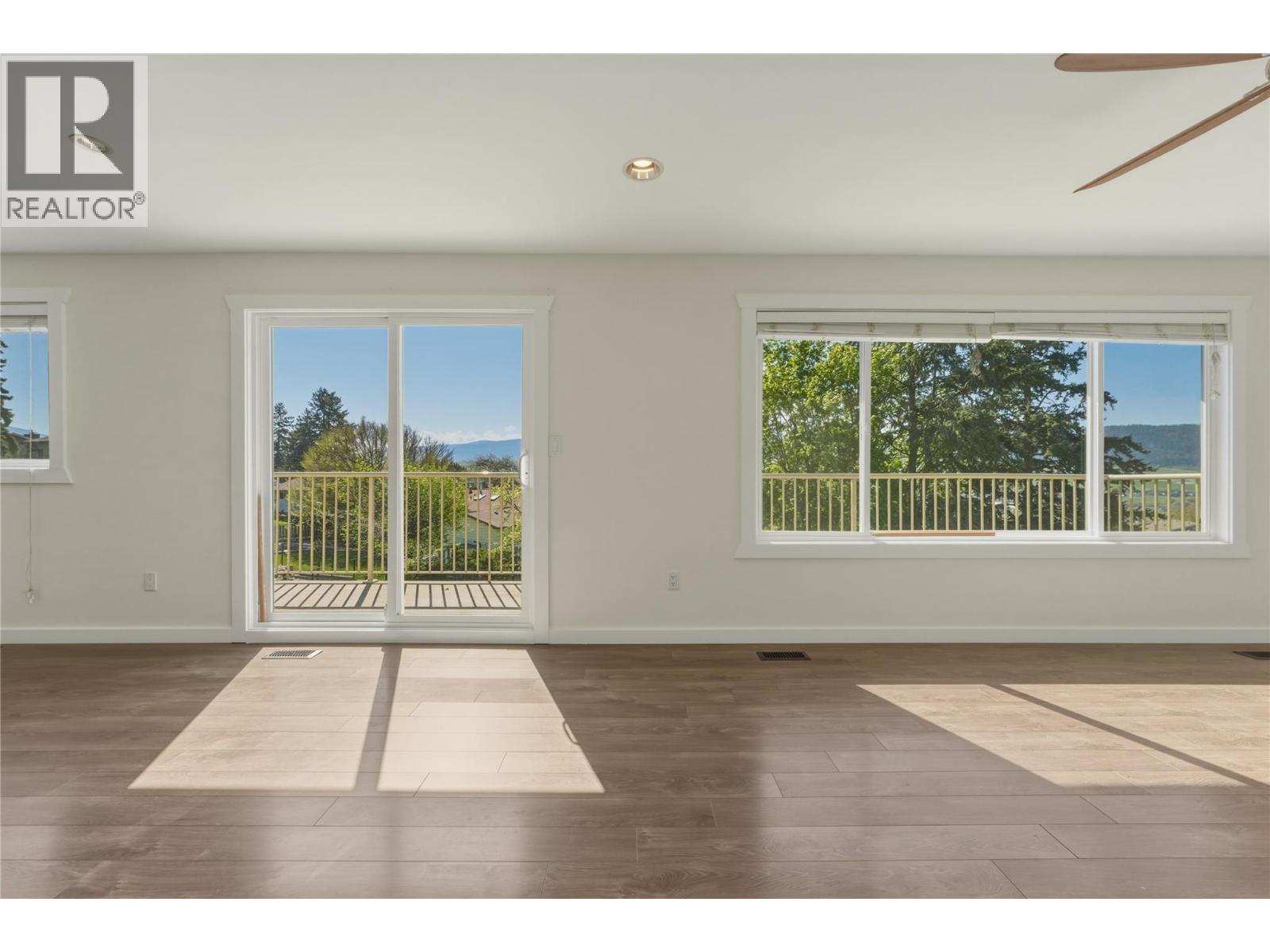 6576 Southwind Road Road, Vernon, British Columbia  V1H 1B7 - Photo 10 - 10388558