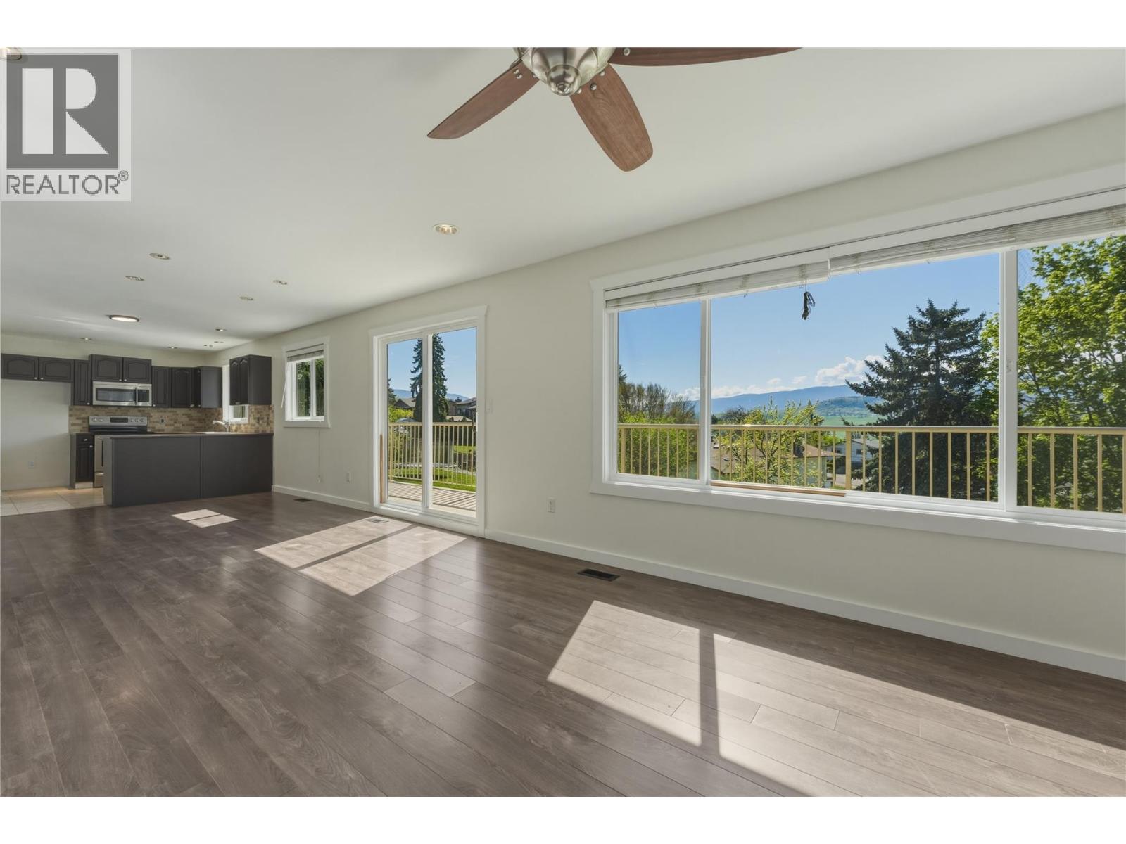 6576 Southwind Road Road, Vernon, British Columbia  V1H 1B7 - Photo 11 - 10388558
