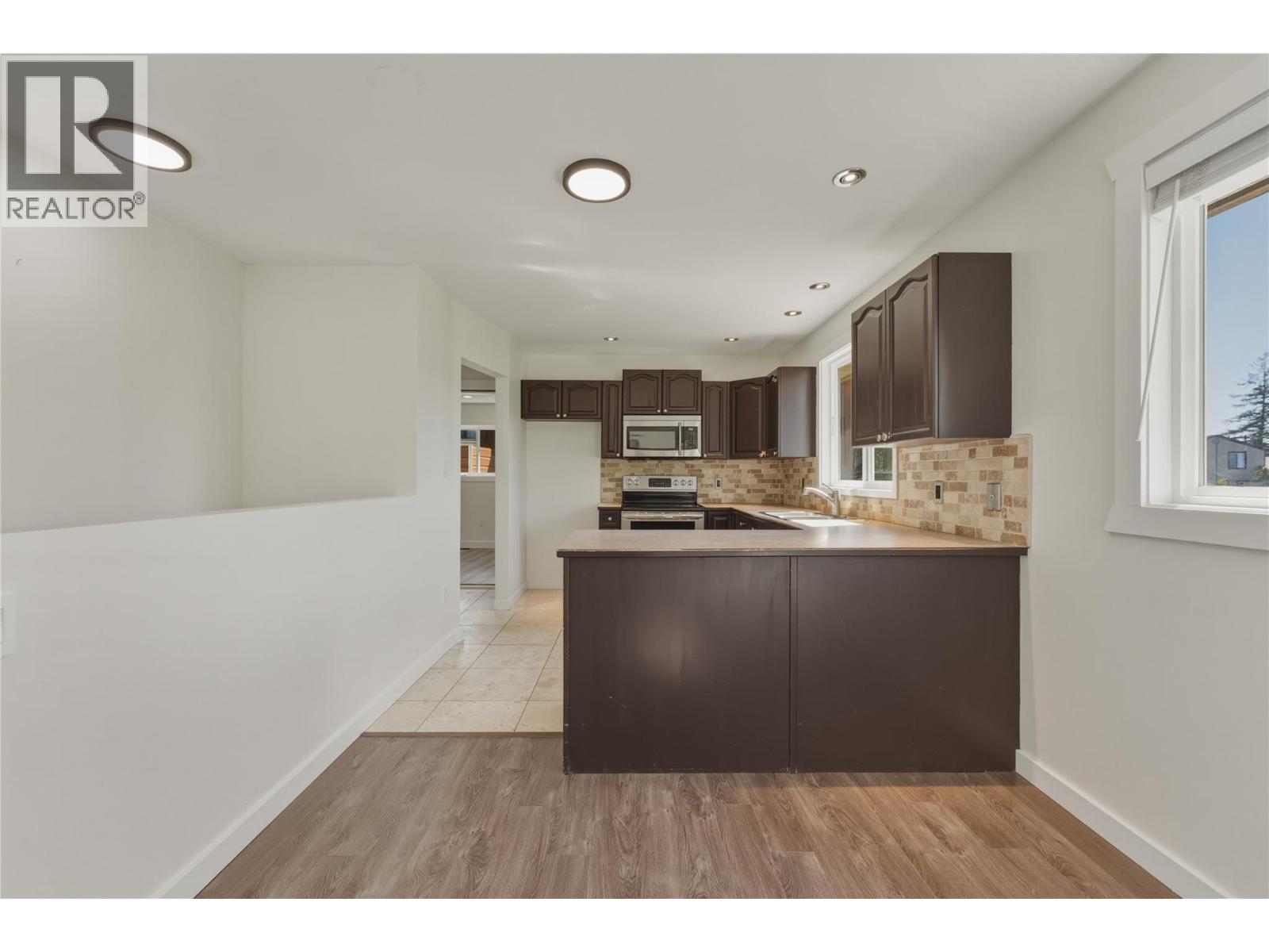 6576 Southwind Road Road, Vernon, British Columbia  V1H 1B7 - Photo 12 - 10388558