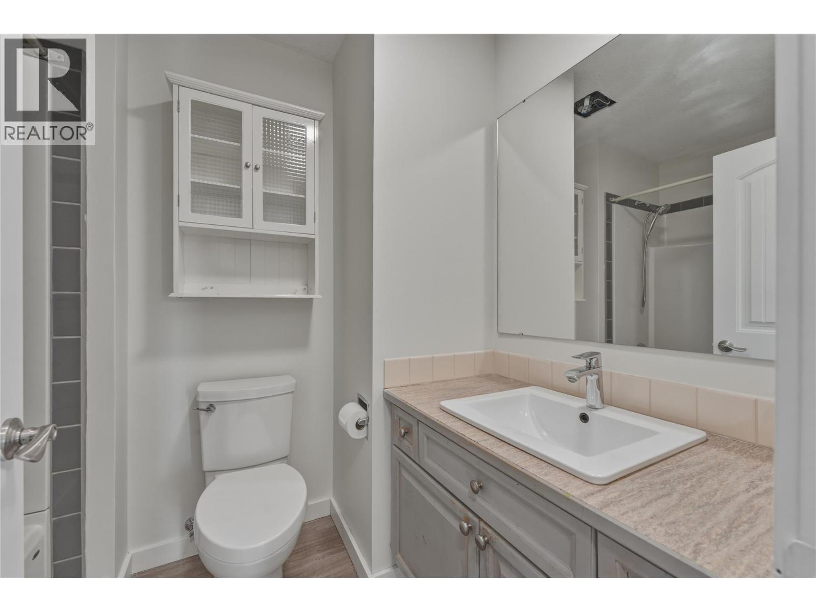 6576 Southwind Road Road, Vernon, British Columbia  V1H 1B7 - Photo 14 - 10388558