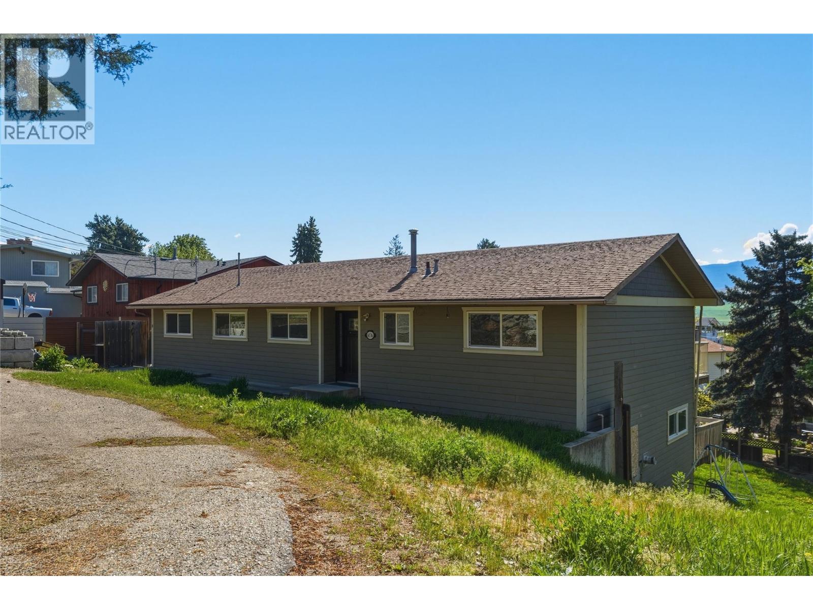 6576 Southwind Road Road, Vernon, British Columbia  V1H 1B7 - Photo 2 - 10388558
