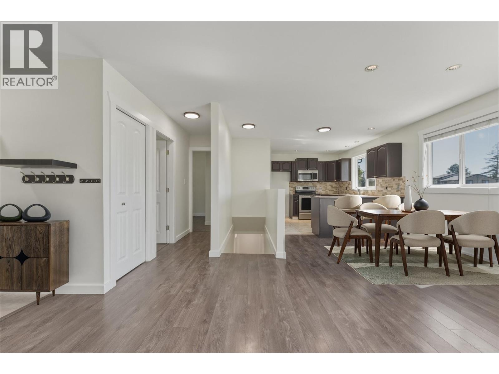 6576 Southwind Road Road, Vernon, British Columbia  V1H 1B7 - Photo 7 - 10388558