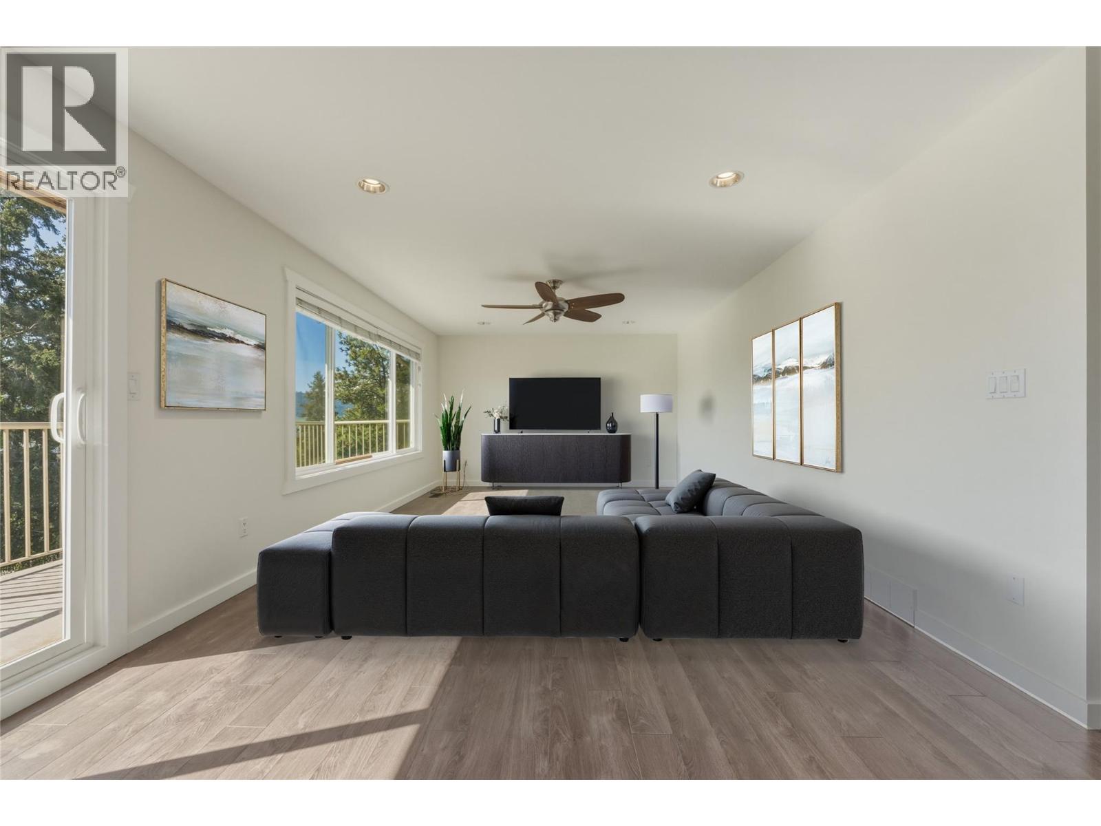 6576 Southwind Road Road, Vernon, British Columbia  V1H 1B7 - Photo 9 - 10388558