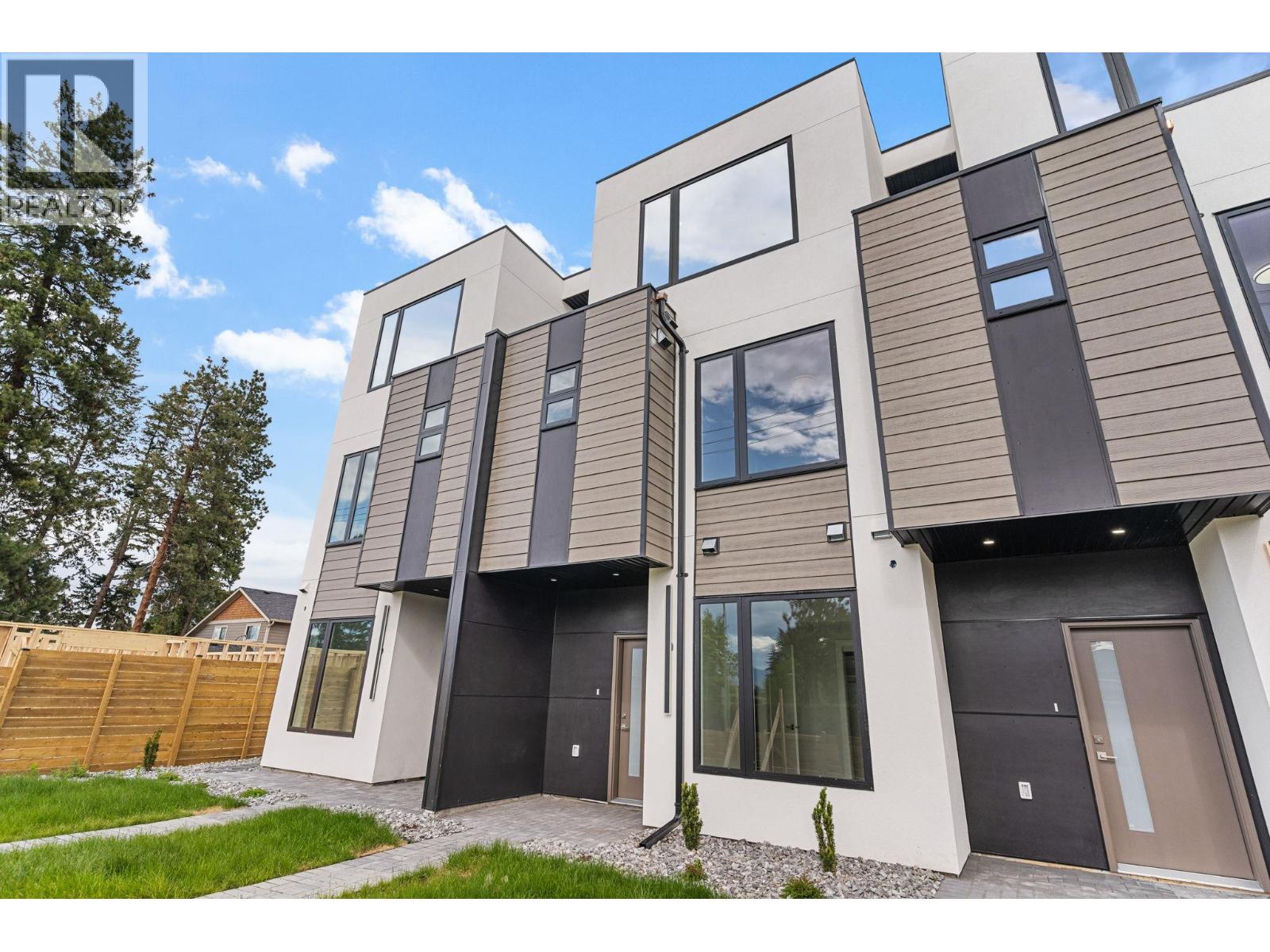 4565 Gordon Drive, kelowna, British Columbia