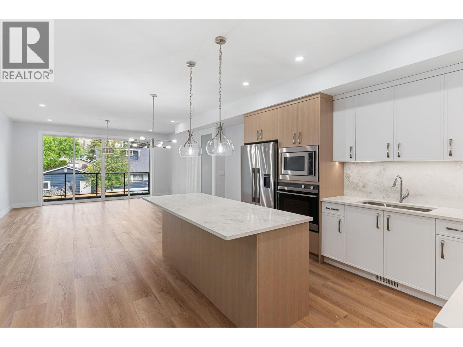 4565 Gordon Drive, Kelowna, British Columbia  V1W 1T3 - Photo 3 - 10388289