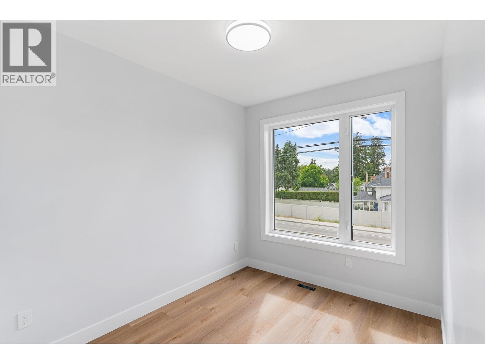 4567 Gordon Drive, Kelowna, British Columbia  V1W 1T3 - Photo 14 - 10388286