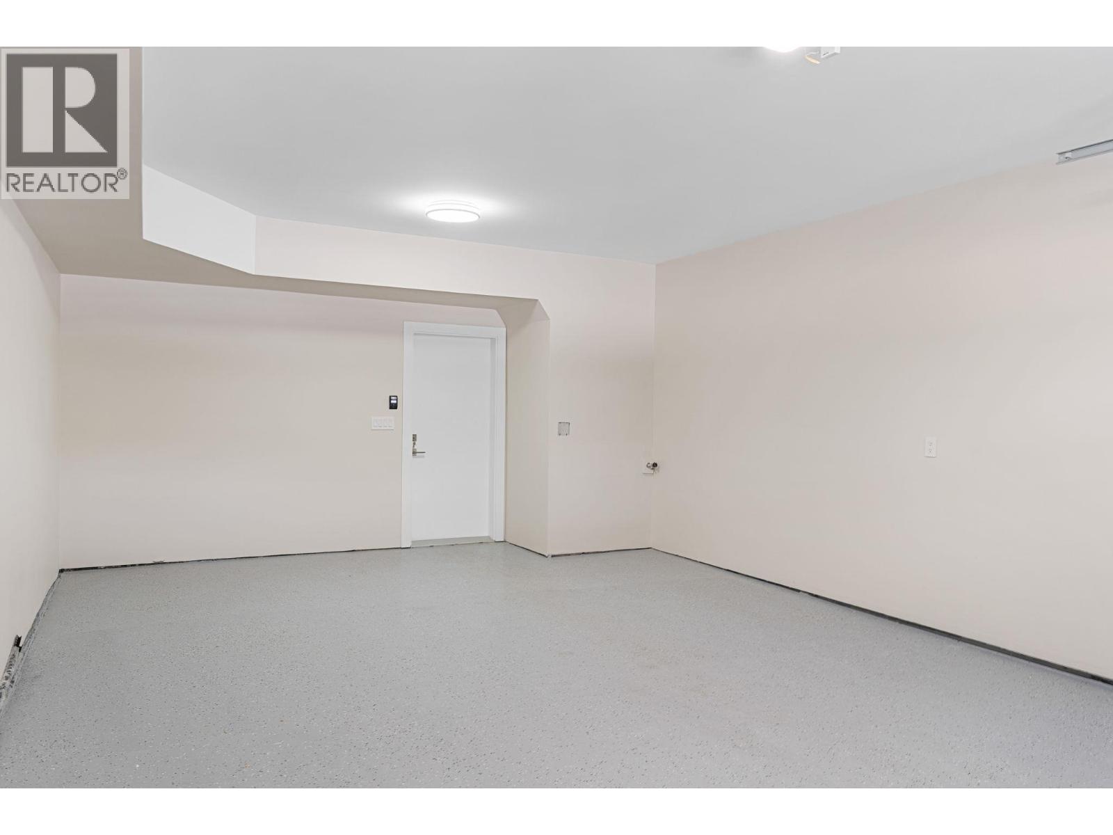4567 Gordon Drive, Kelowna, British Columbia  V1W 1T3 - Photo 32 - 10388286