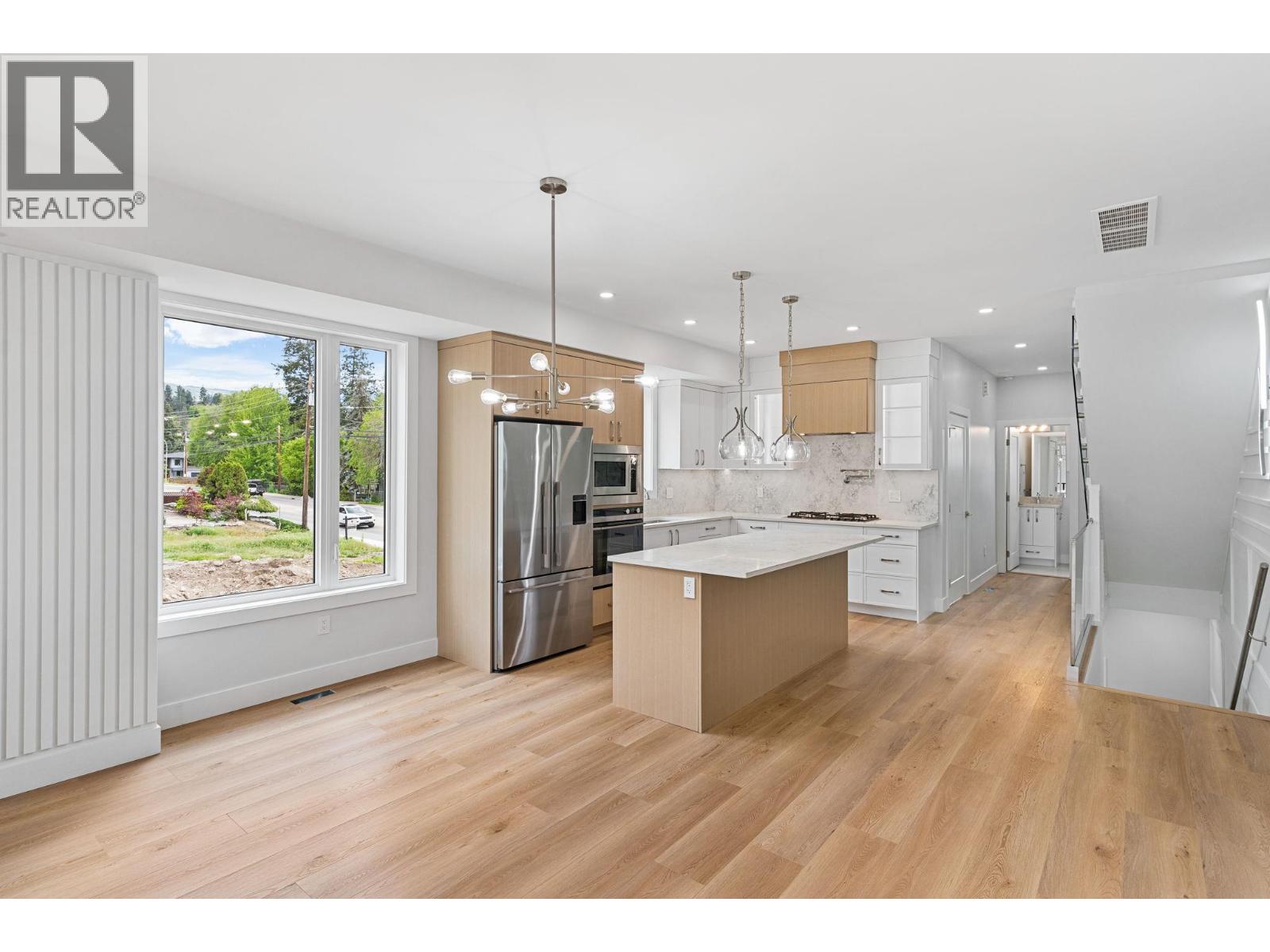 4567 Gordon Drive, Kelowna, British Columbia  V1W 1T3 - Photo 8 - 10388286