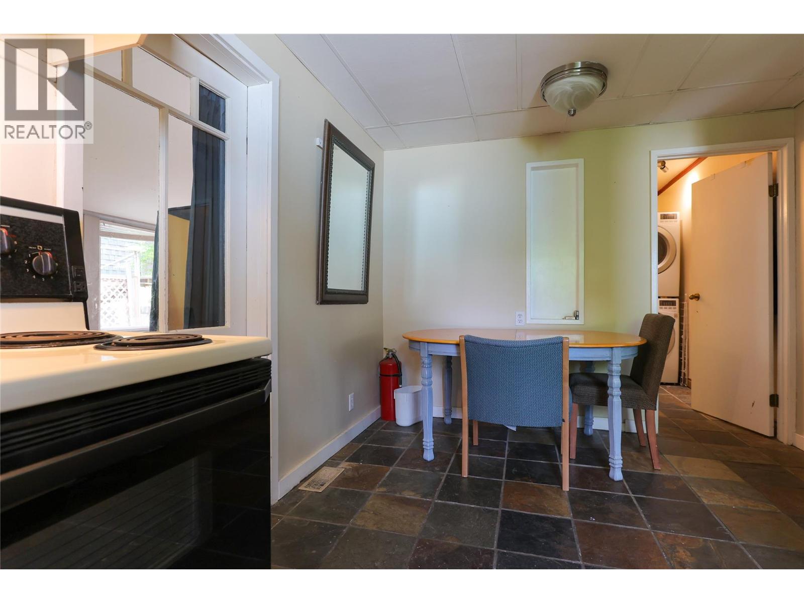 1204 Front Street, Nelson, British Columbia  V1L 4C4 - Photo 13 - 10388477