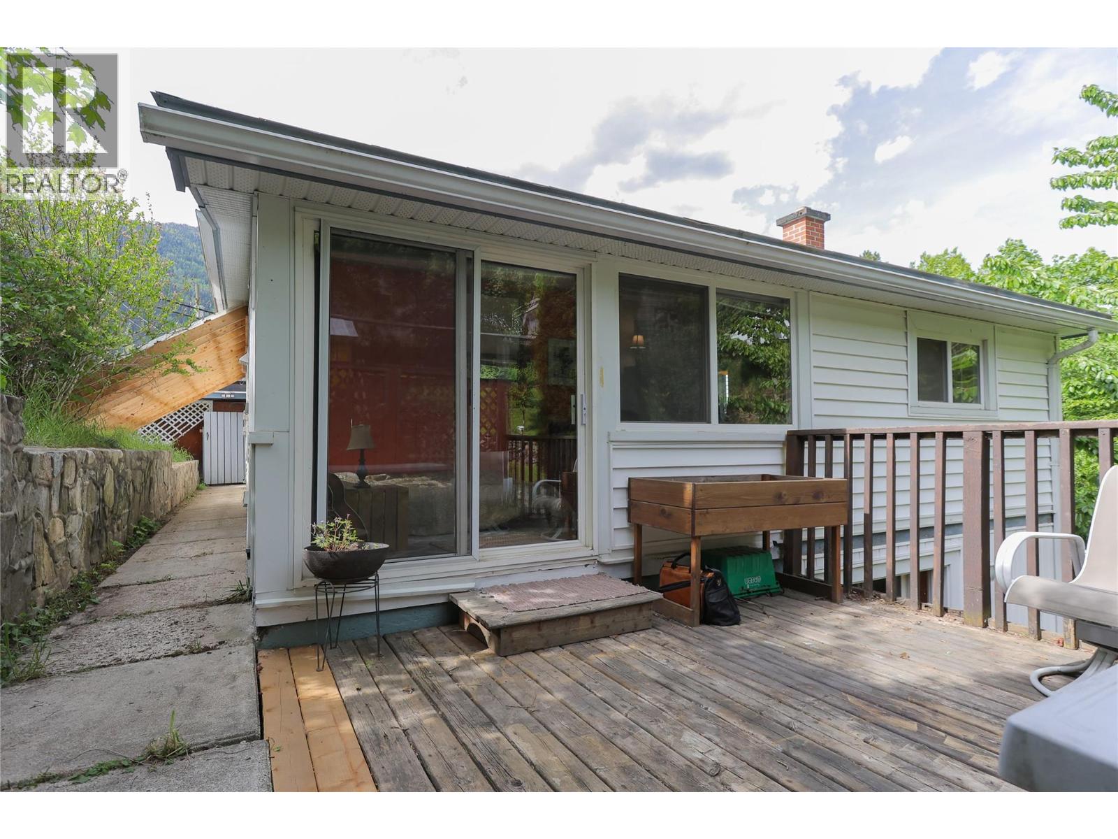 1204 Front Street, Nelson, British Columbia  V1L 4C4 - Photo 27 - 10388477
