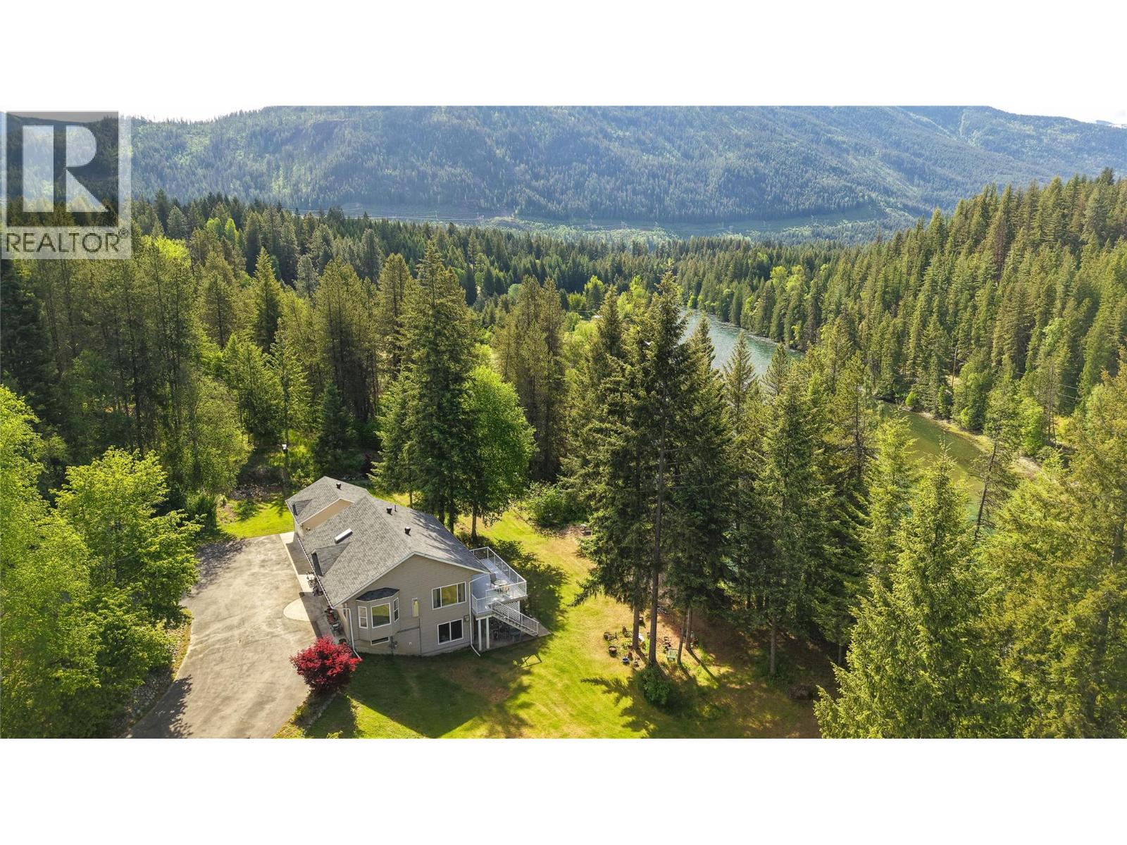 2693 Osachoff Road, South Slocan, British Columbia  V1N 4P4 - Photo 2 - 10388463