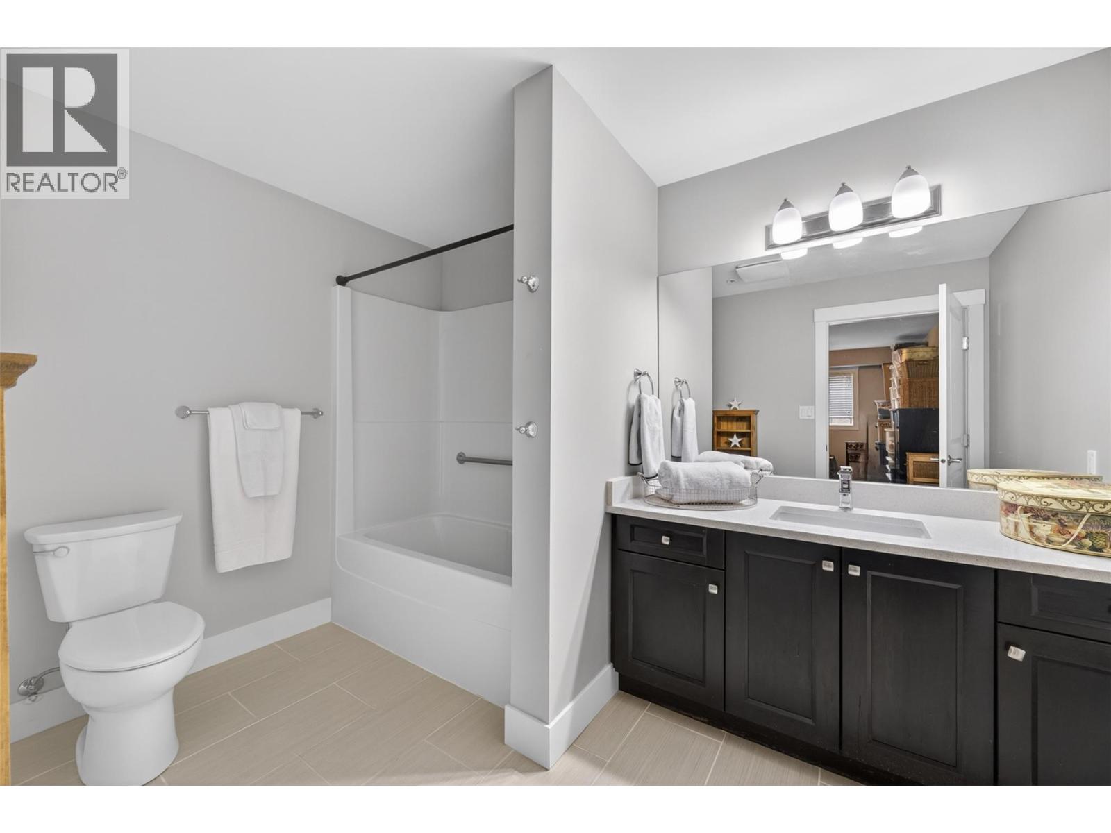 330 4 Avenue Se Unit# 202, Salmon Arm, British Columbia  V1E 0E2 - Photo 39 - 10388246