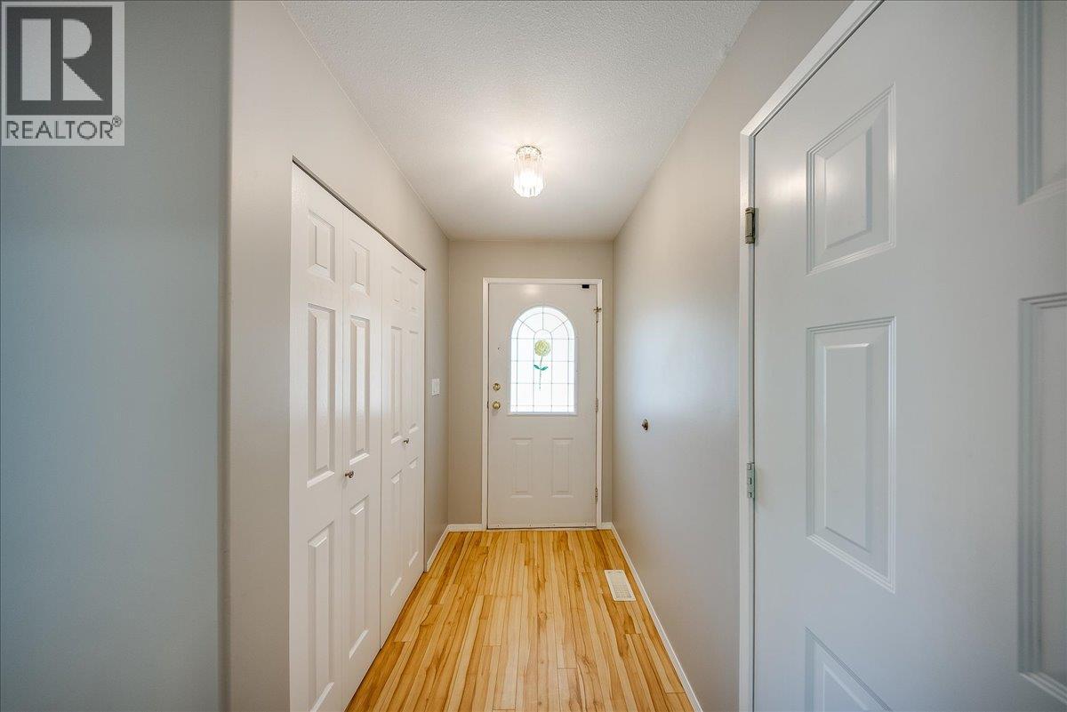 83 Kootenay Avenue S, Fruitvale, British Columbia  V0G 1L0 - Photo 16 - 10388444