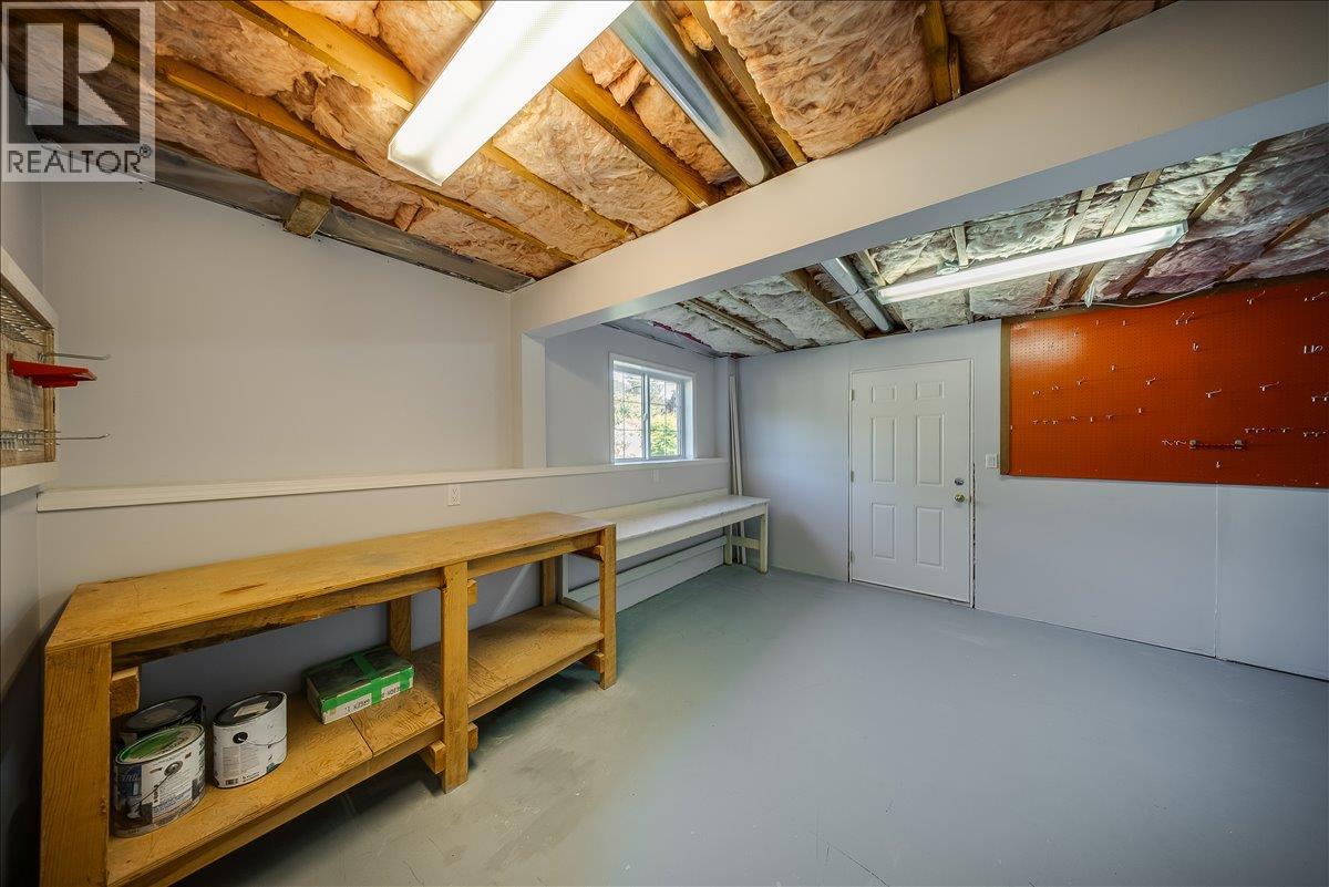 83 Kootenay Avenue S, Fruitvale, British Columbia  V0G 1L0 - Photo 34 - 10388444