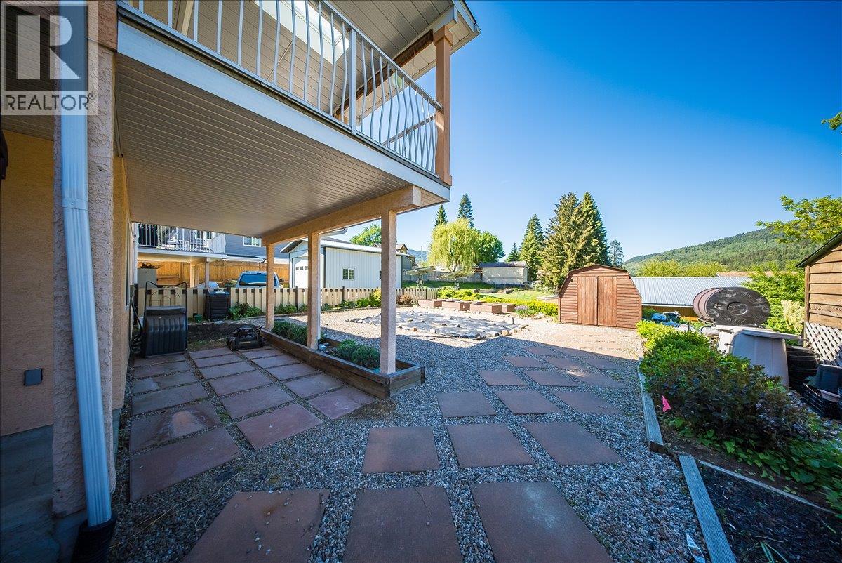 83 Kootenay Avenue S, Fruitvale, British Columbia  V0G 1L0 - Photo 42 - 10388444