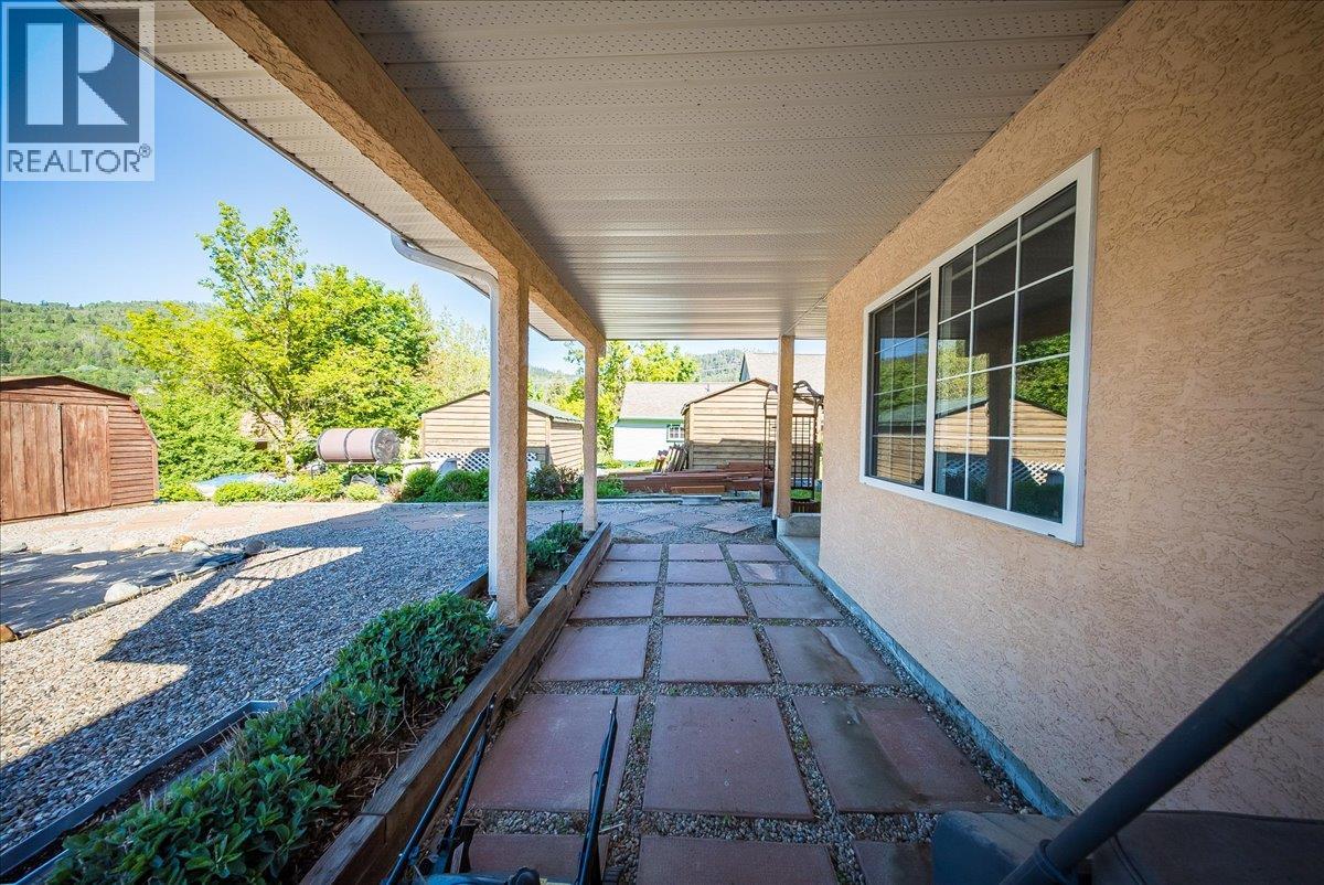 83 Kootenay Avenue S, Fruitvale, British Columbia  V0G 1L0 - Photo 44 - 10388444