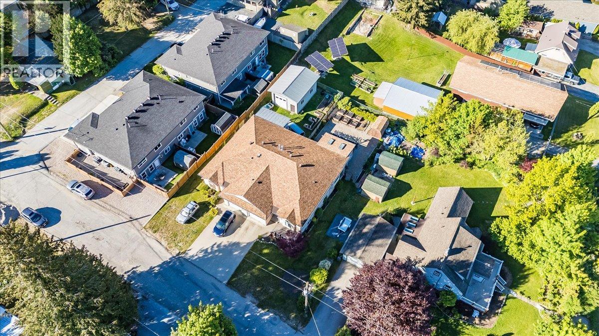 83 Kootenay Avenue S, Fruitvale, British Columbia  V0G 1L0 - Photo 53 - 10388444