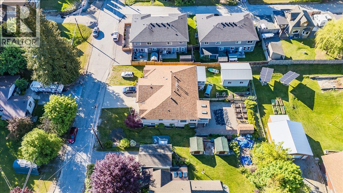 83 Kootenay Avenue S, Fruitvale, British Columbia  V0G 1L0 - Photo 54 - 10388444