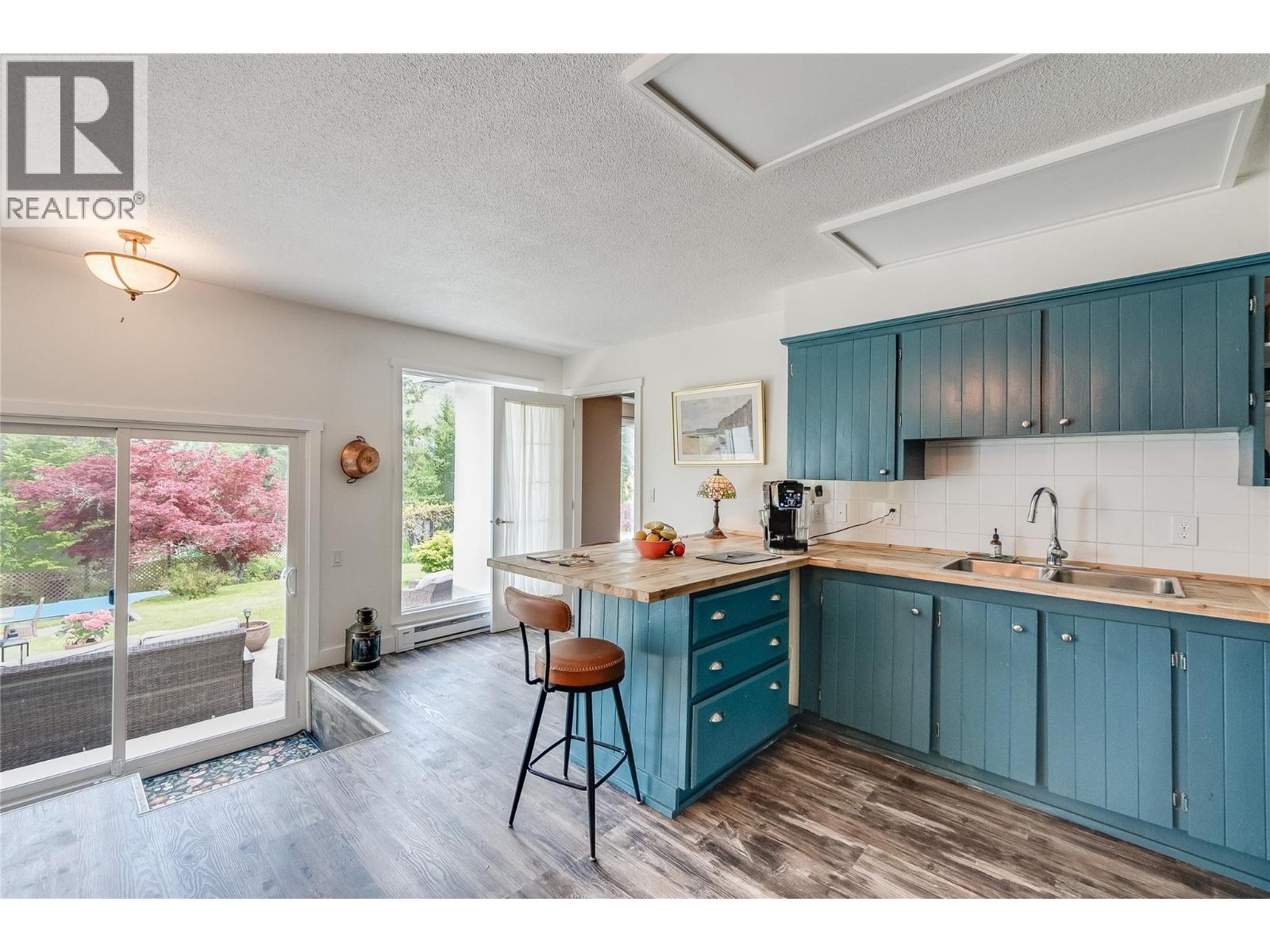 765 Lewis Road, Harrop, British Columbia  V1L 6P7 - Photo 12 - 10387622