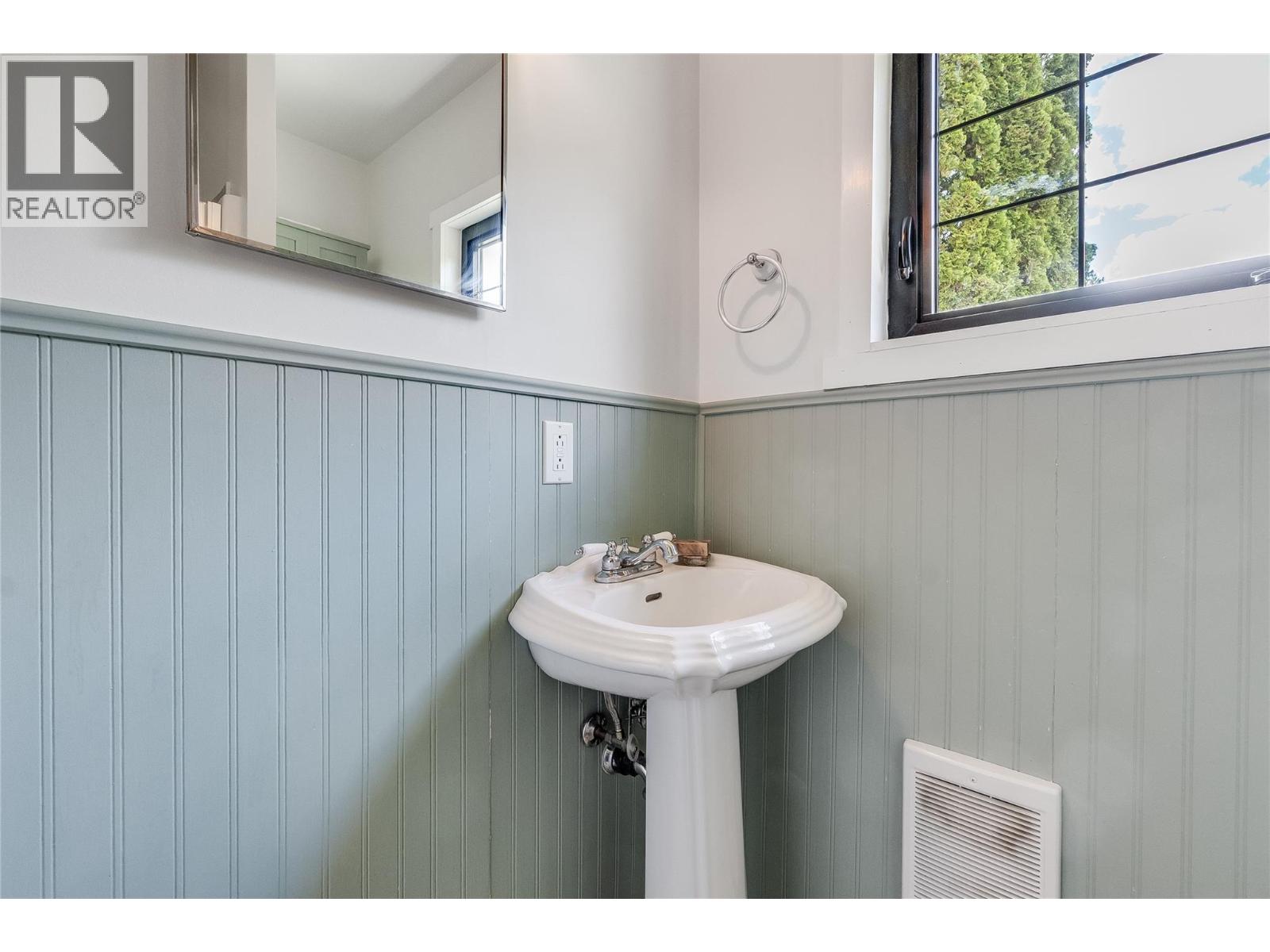 765 Lewis Road, Harrop, British Columbia  V1L 6P7 - Photo 31 - 10387622