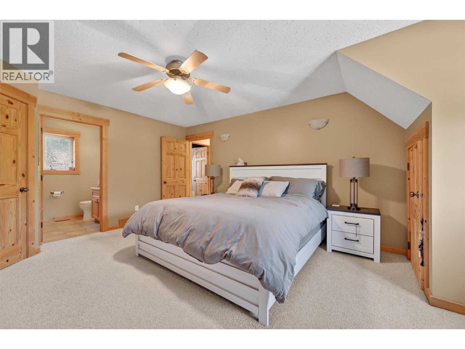4852 Riverview Drive, Edgewater, British Columbia  V0A 1E0 - Photo 19 - 10388240