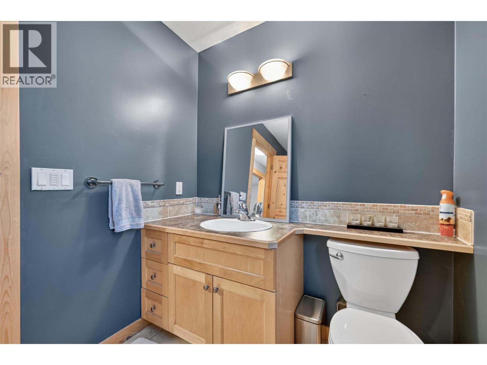 4852 Riverview Drive, Edgewater, British Columbia  V0A 1E0 - Photo 26 - 10388240