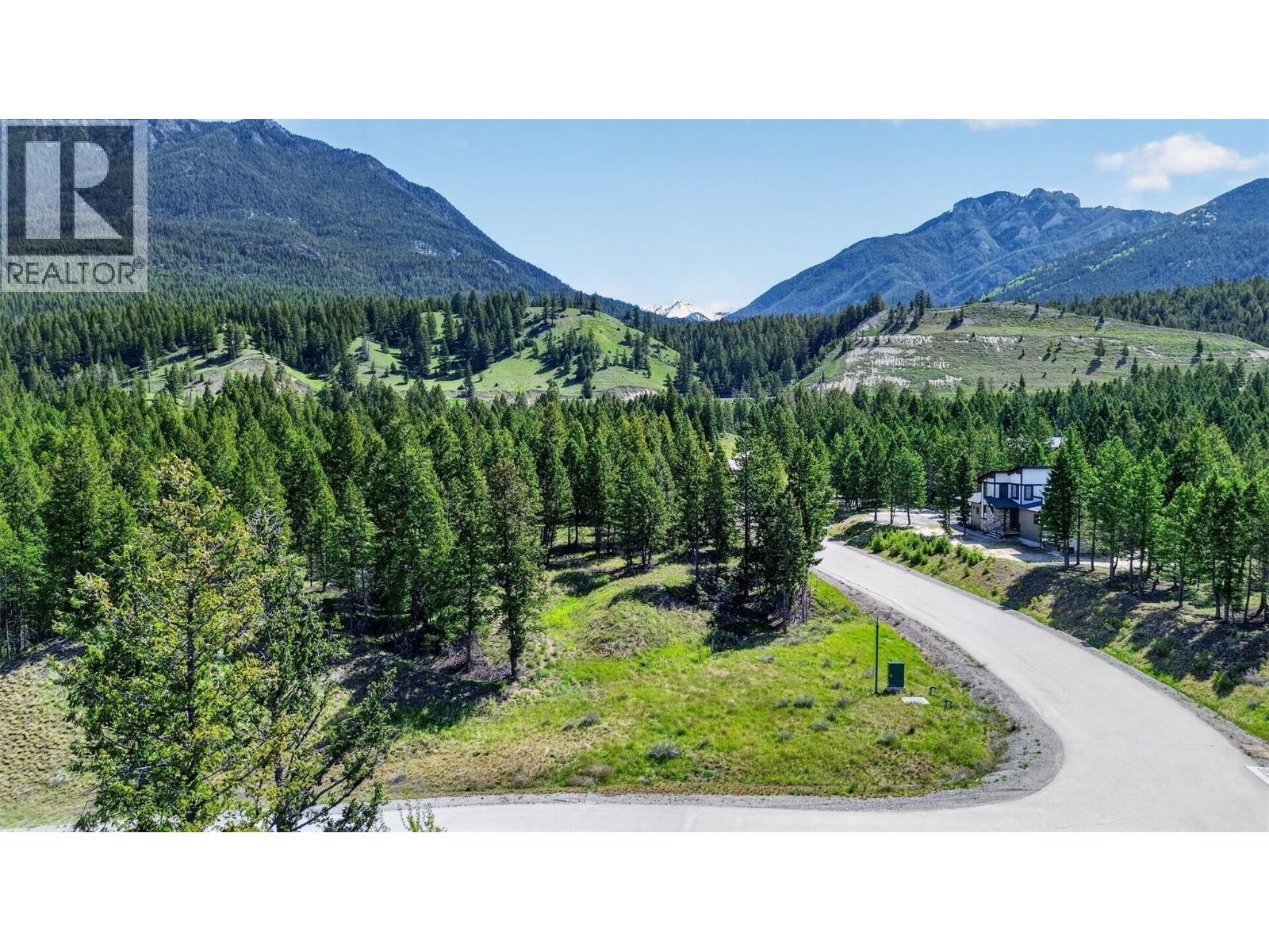 4915 Saddlewood Lane, Radium Hot Springs, British Columbia  V0A 1M0 - Photo 2 - 10388239