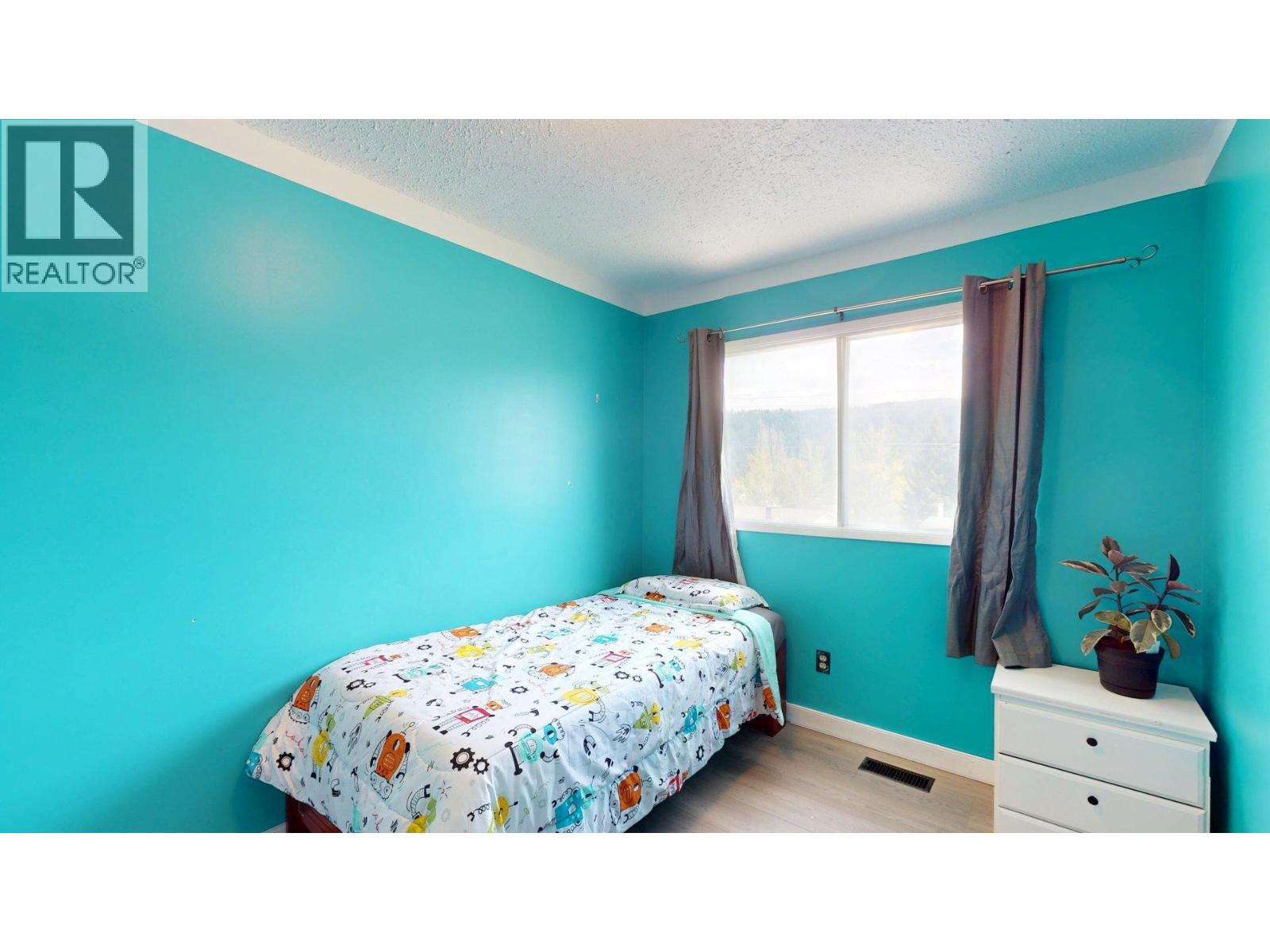 1323 Alpine Drive, Elkford, British Columbia  V0B 1H0 - Photo 15 - 10388574