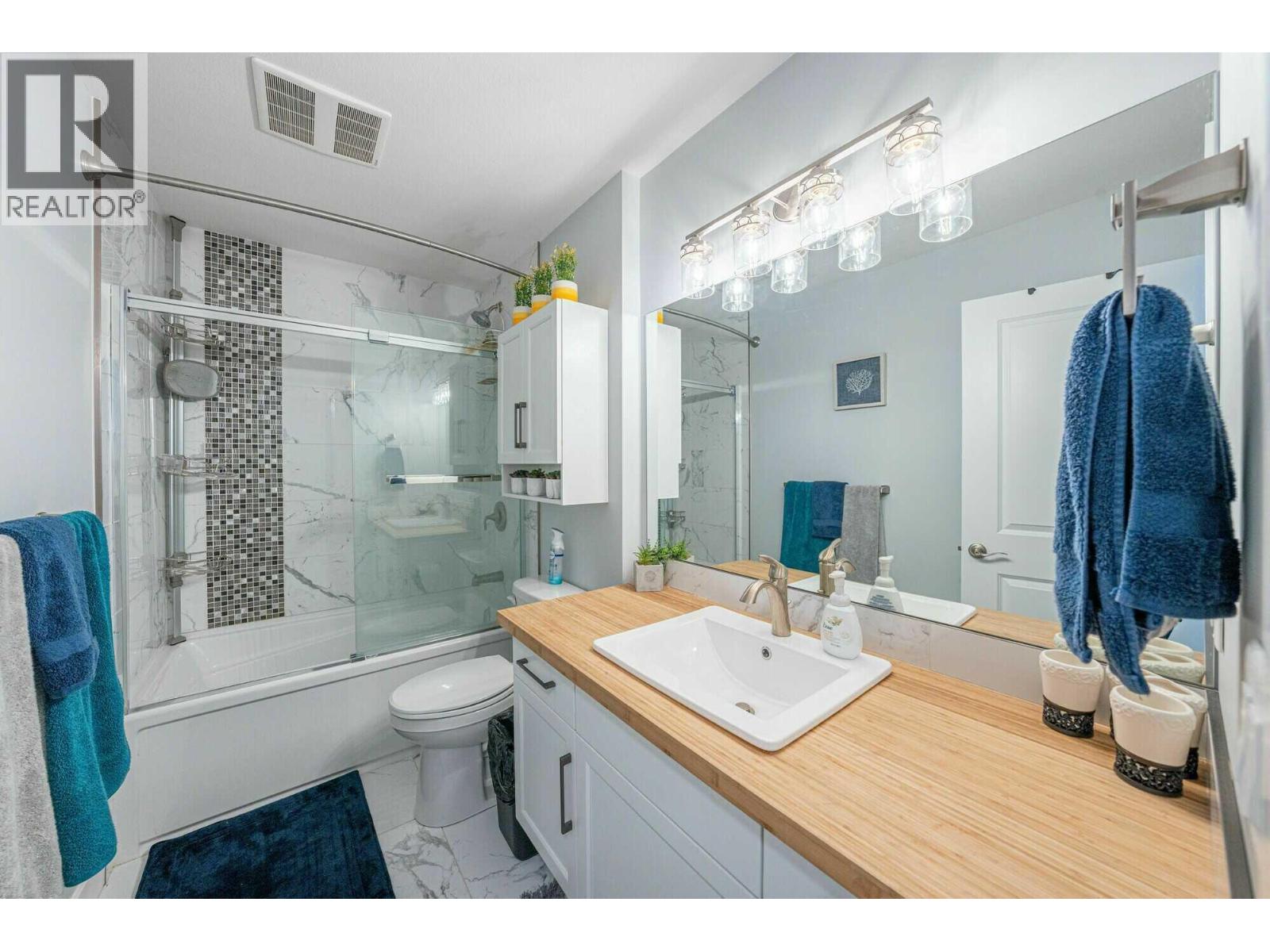 5190 Robinson Place, Peachland, British Columbia  V0H 1X1 - Photo 12 - 10388557