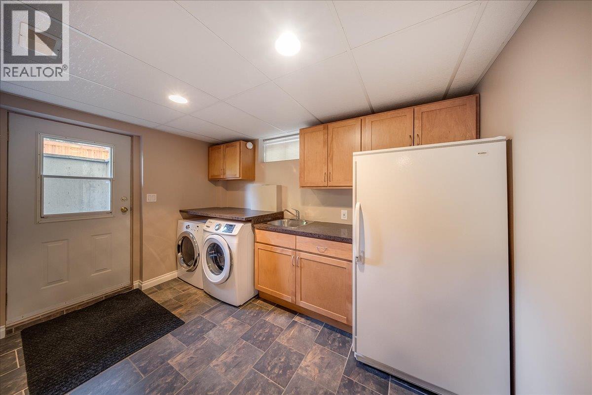 3542 Marigold Drive, Trail, British Columbia  V1R 2X6 - Photo 21 - 10388604