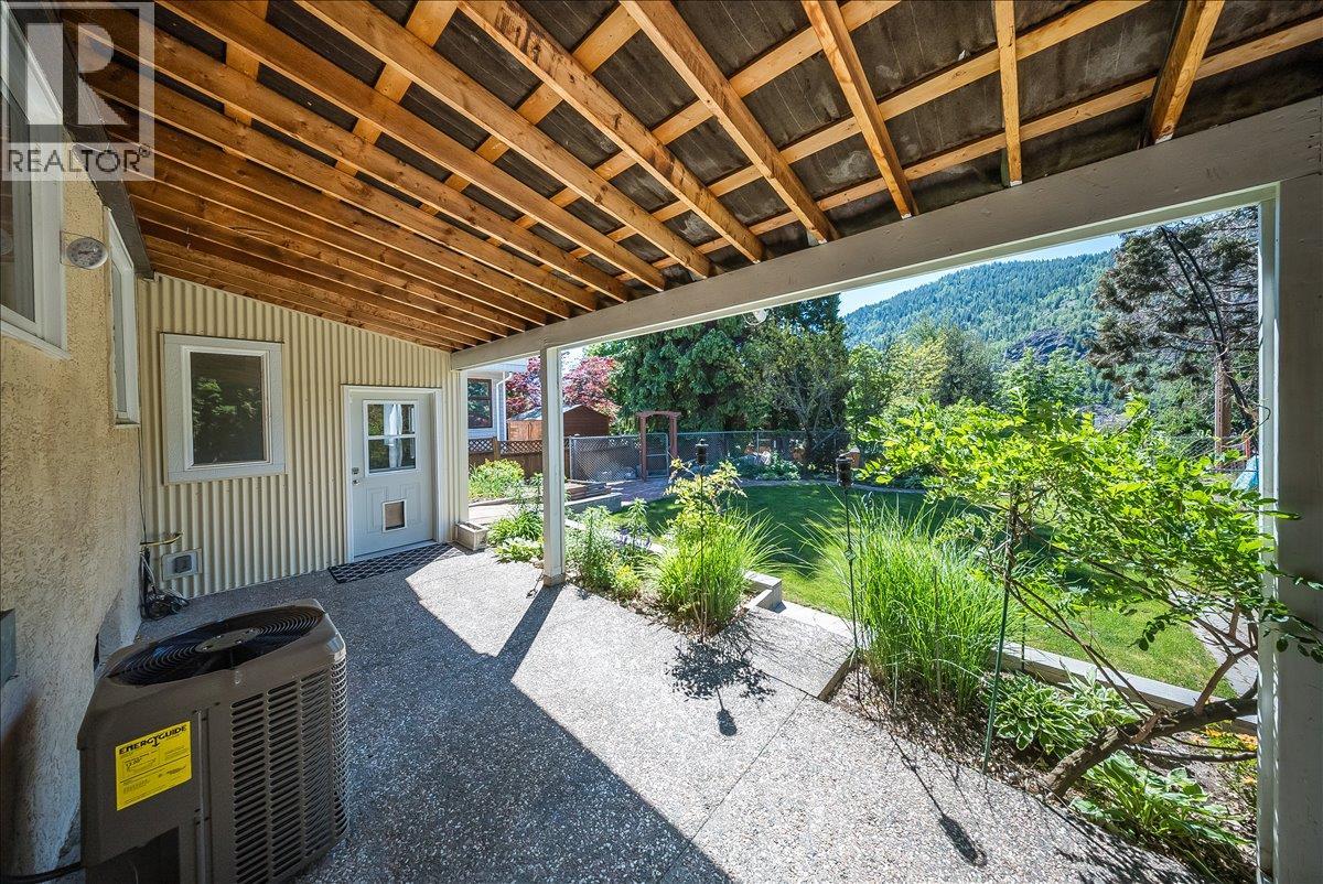 3542 Marigold Drive, Trail, British Columbia  V1R 2X6 - Photo 34 - 10388604