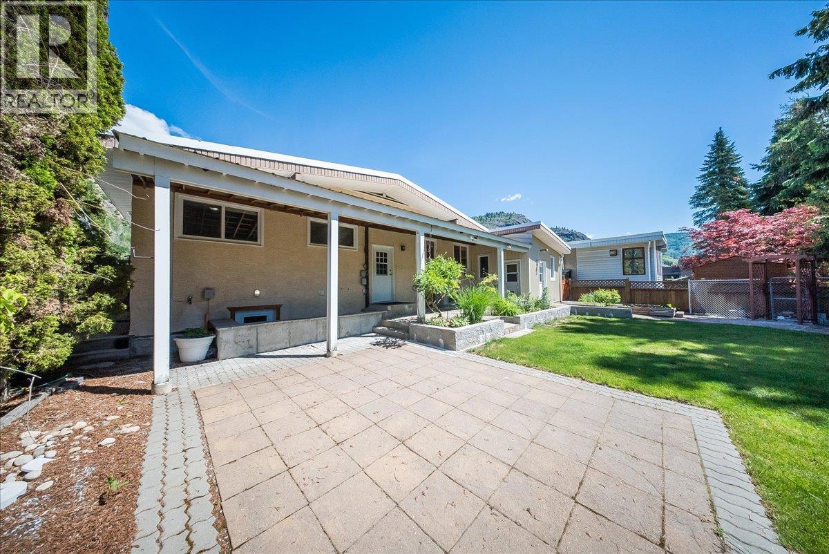 3542 Marigold Drive, Trail, British Columbia  V1R 2X6 - Photo 42 - 10388604