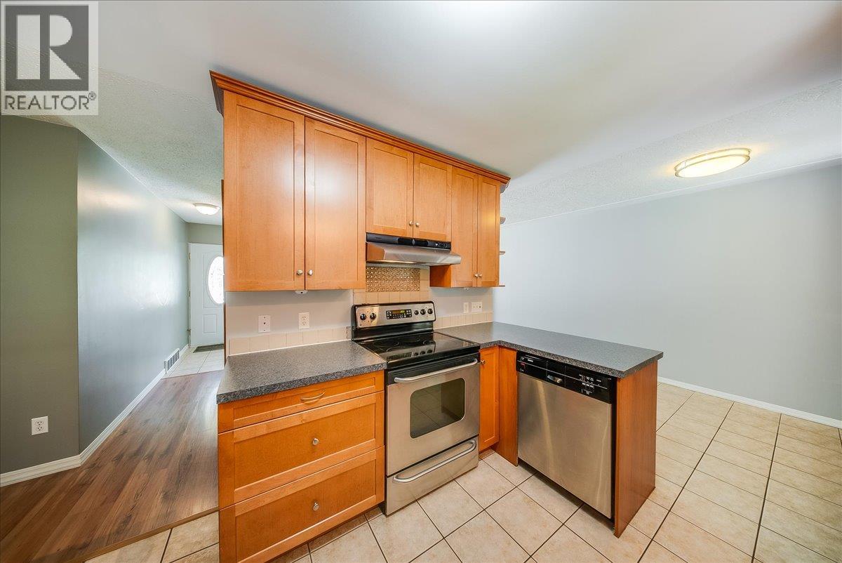 3542 Marigold Drive, Trail, British Columbia  V1R 2X6 - Photo 6 - 10388604