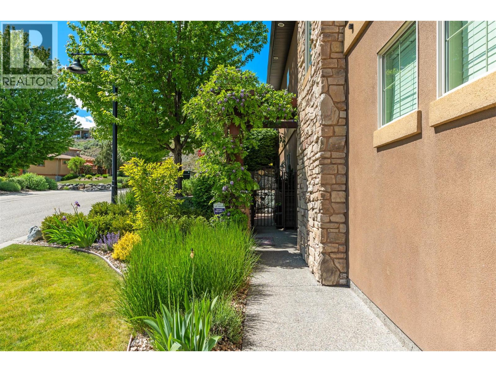 325 Cordon Place, Vernon, British Columbia  V1H 1Z9 - Photo 5 - 10388043