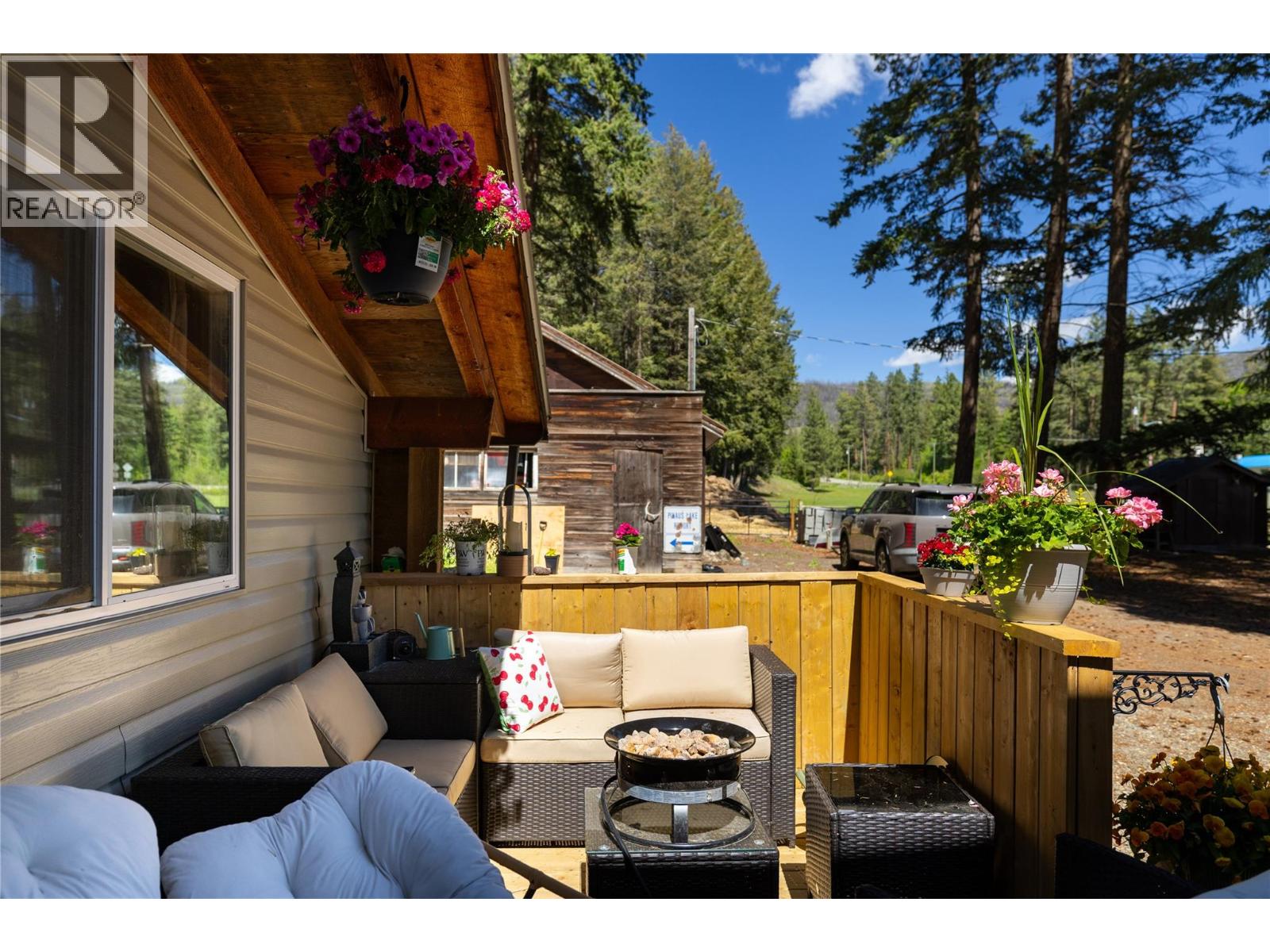 4644 97 Highway, Westwold, British Columbia  V0E 3B1 - Photo 3 - 10388676
