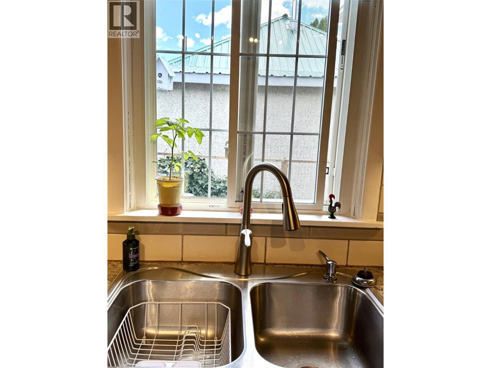 1410 Eastman Avenue, Riondel, British Columbia  V0B 2B0 - Photo 14 - 10388612