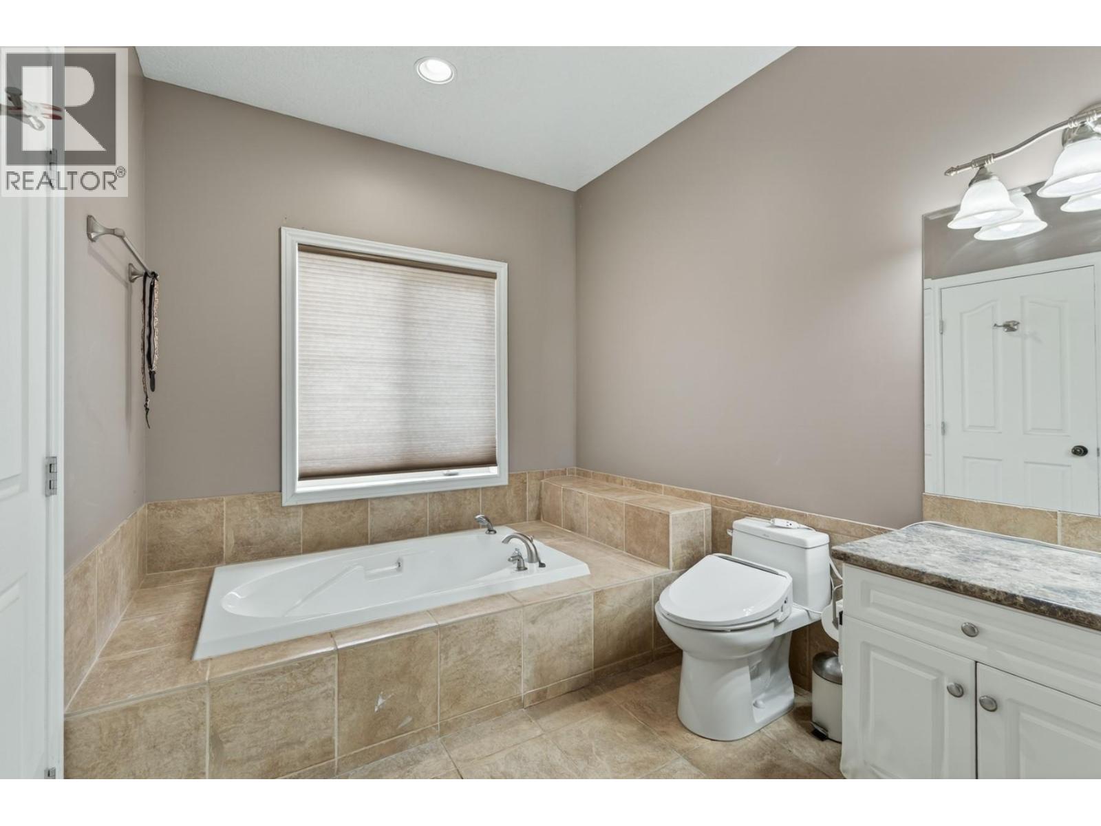 1616 Fir Road, Merritt, British Columbia  V1K 0A3 - Photo 14 - 10388700