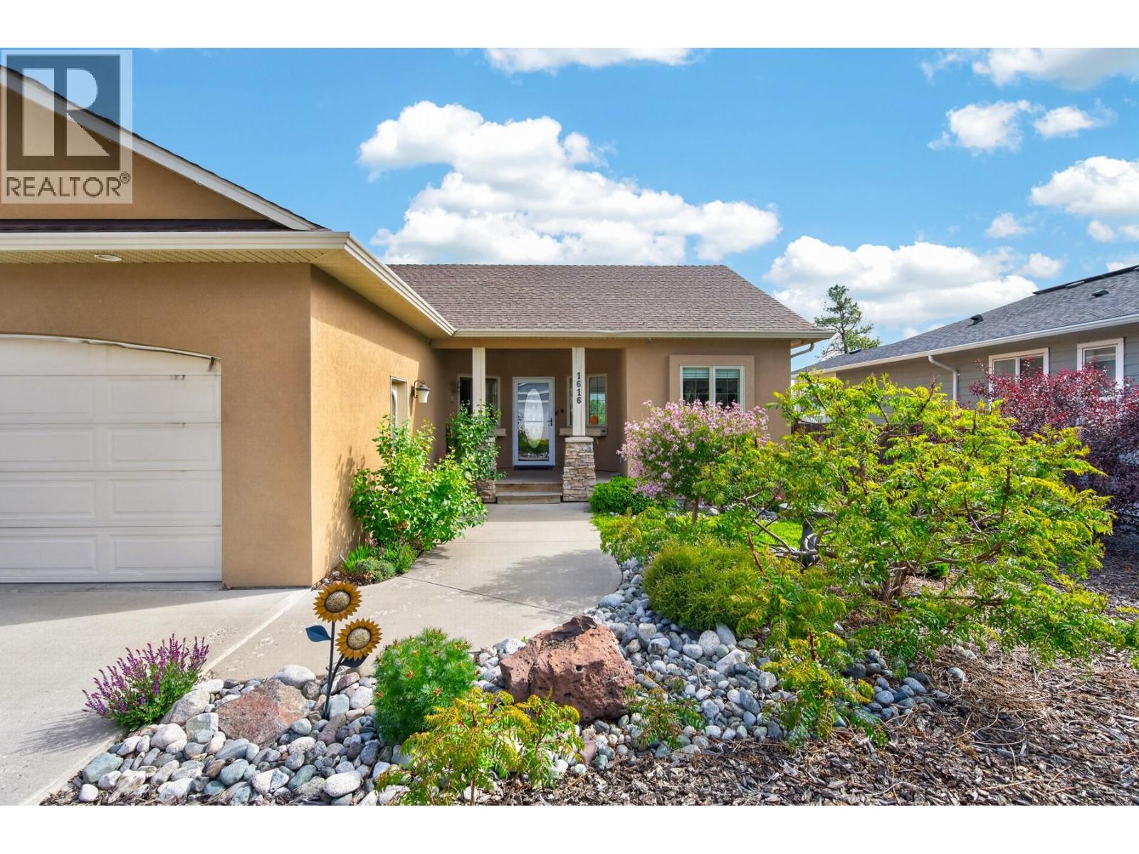 1616 Fir Road, Merritt, British Columbia  V1K 0A3 - Photo 2 - 10388700