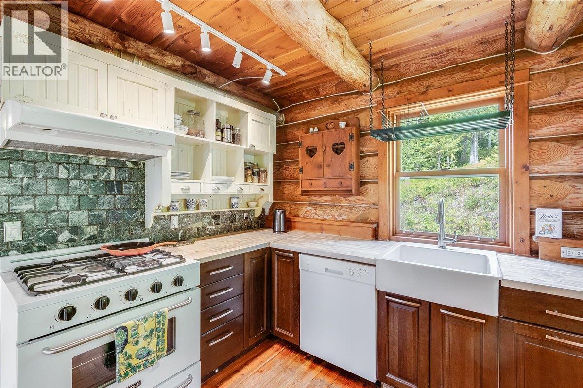 8907 Martens Road, Slocan, British Columbia  V0G 2C0 - Photo 17 - 10388581
