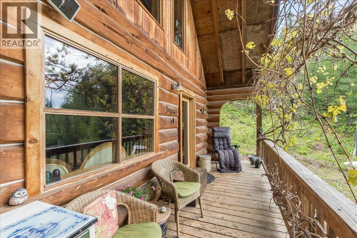 8907 Martens Road, Slocan, British Columbia  V0G 2C0 - Photo 8 - 10388581