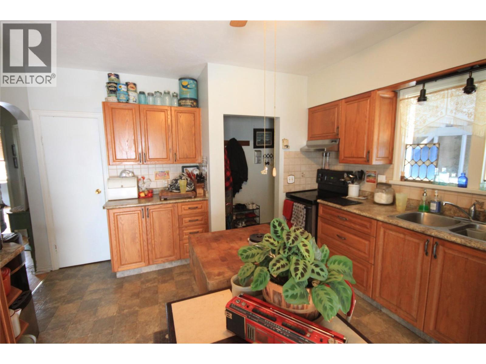 3208 35 Street, Vernon, British Columbia  V1T 6B7 - Photo 4 - 10388732