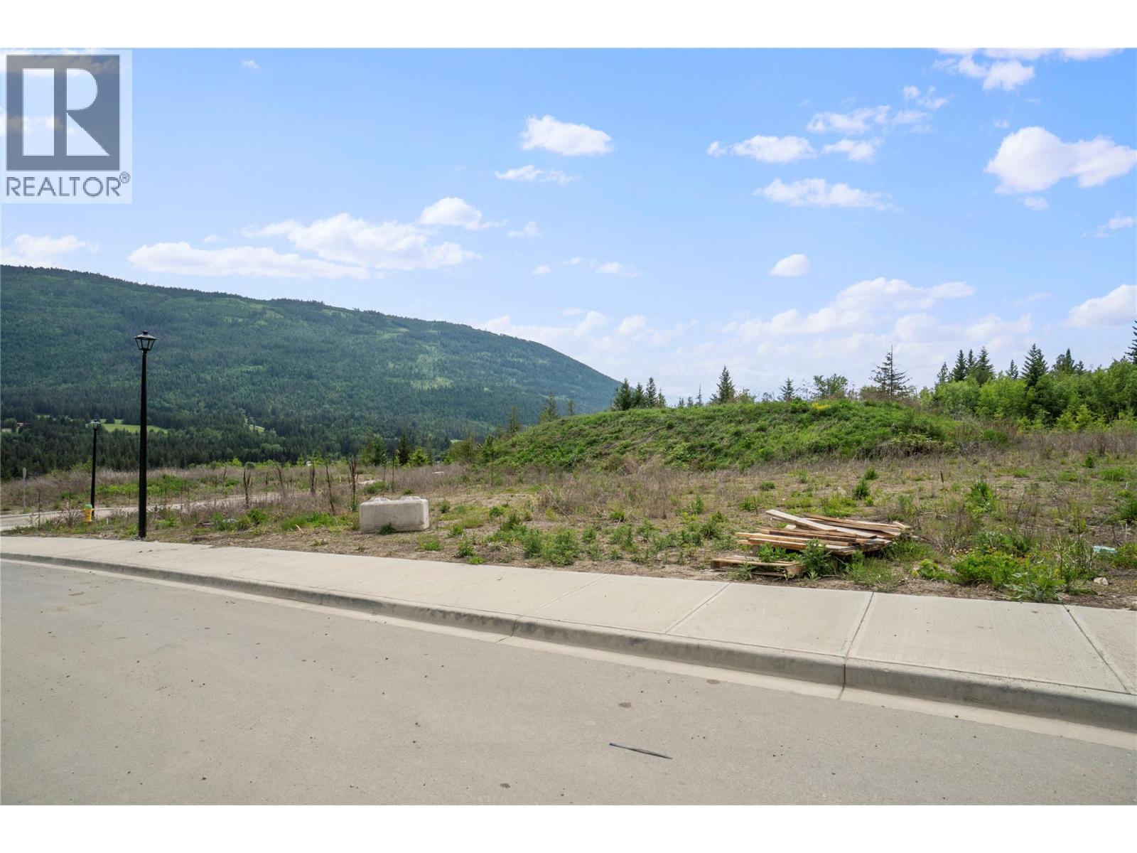 6951 44 Street NE, salmon arm, British Columbia